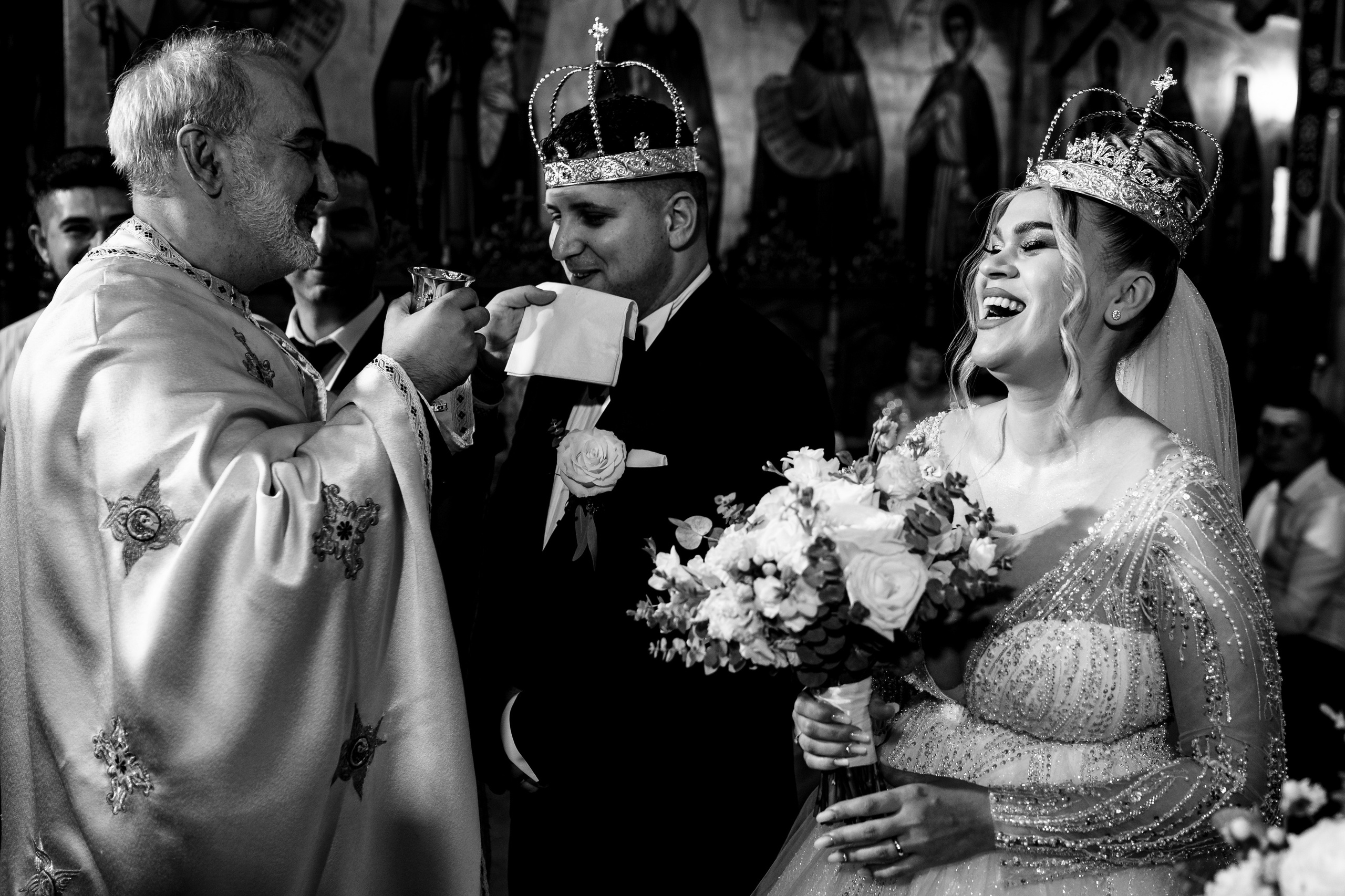 Andreea, Damian si Aris. Acasă