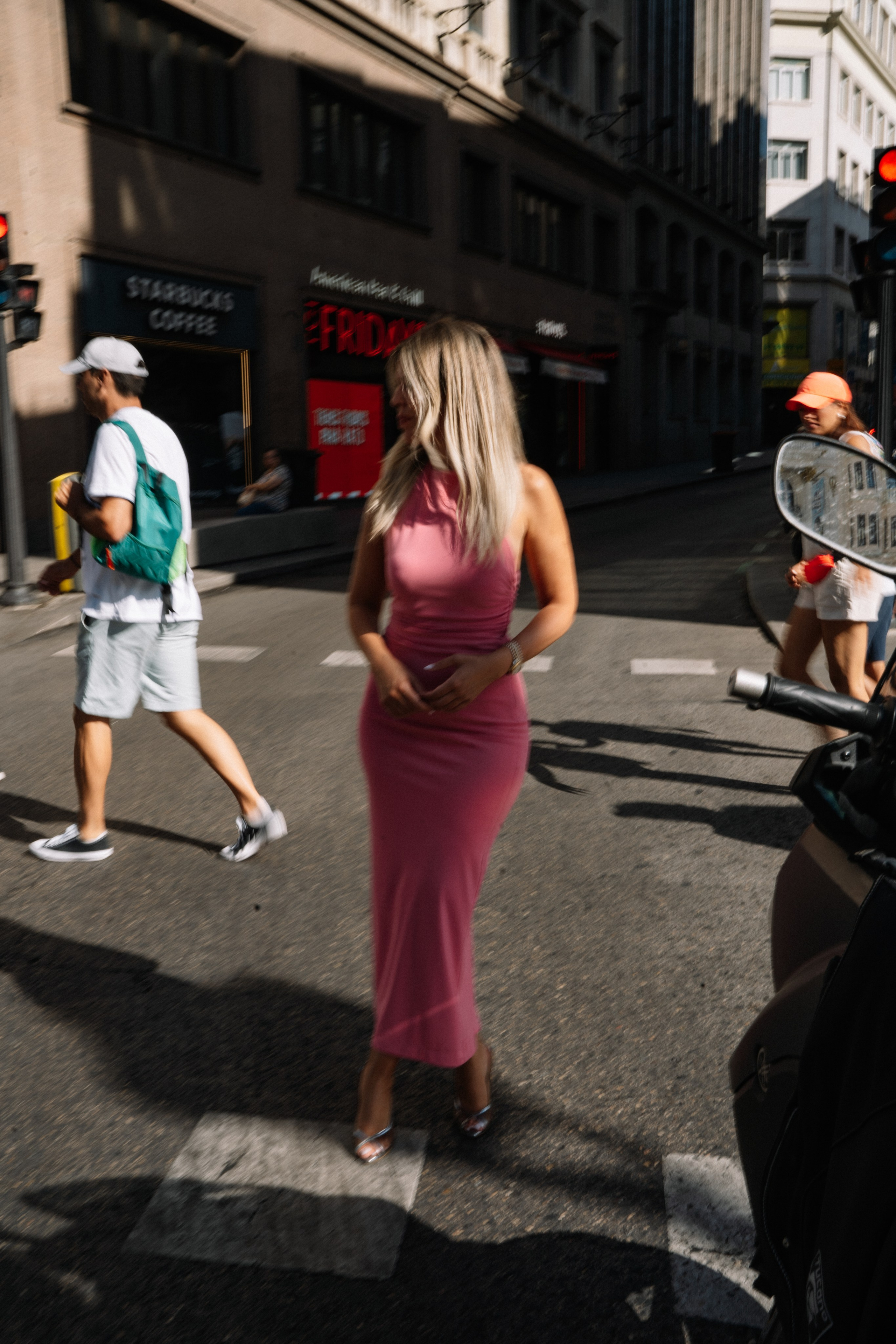 Street style shooting for GIGI Felfel shoes. Фотограф в Мадриде Алена Белянинова