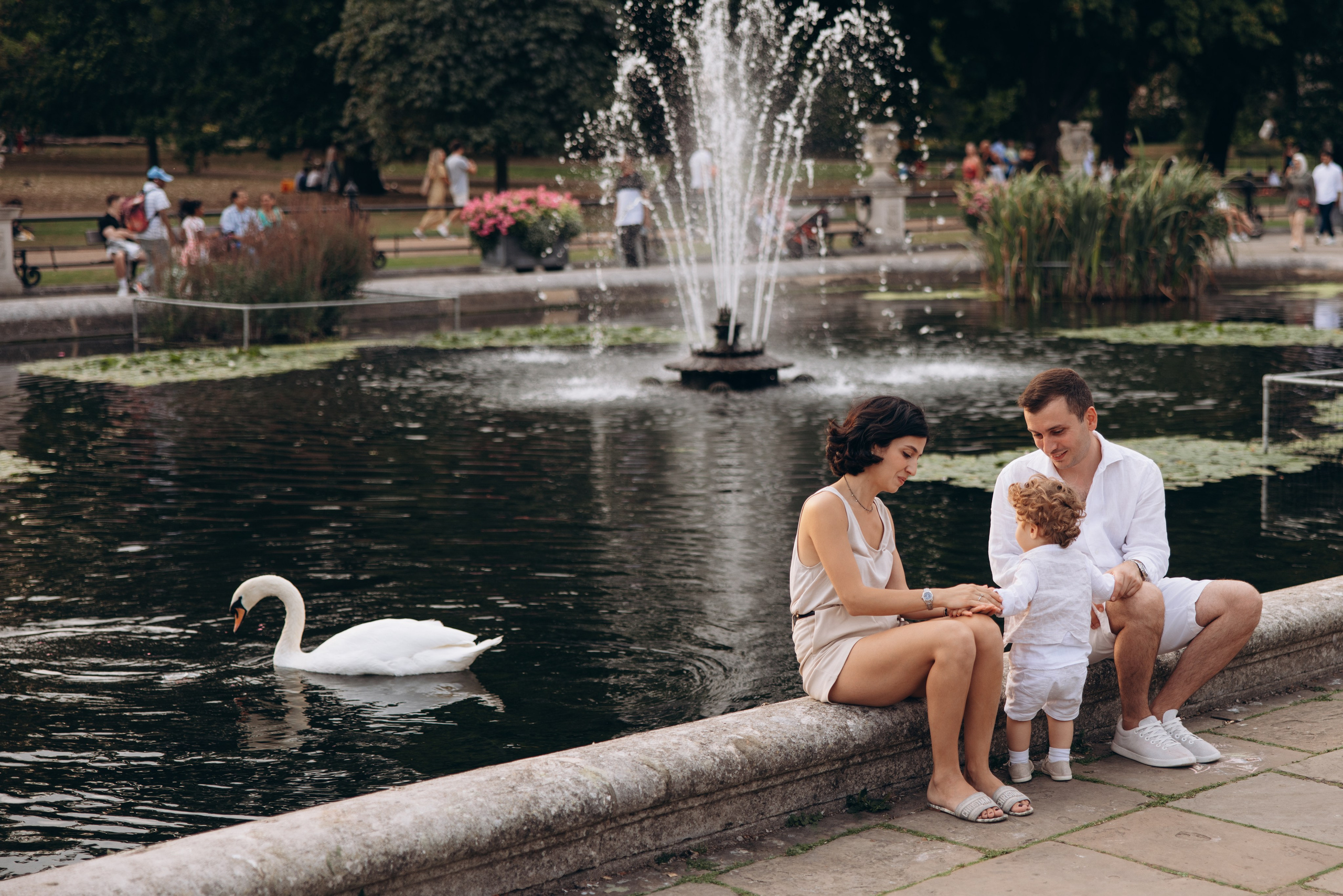 Valerik with parents (Hyde park). Anastasia Klink, Photographer in London