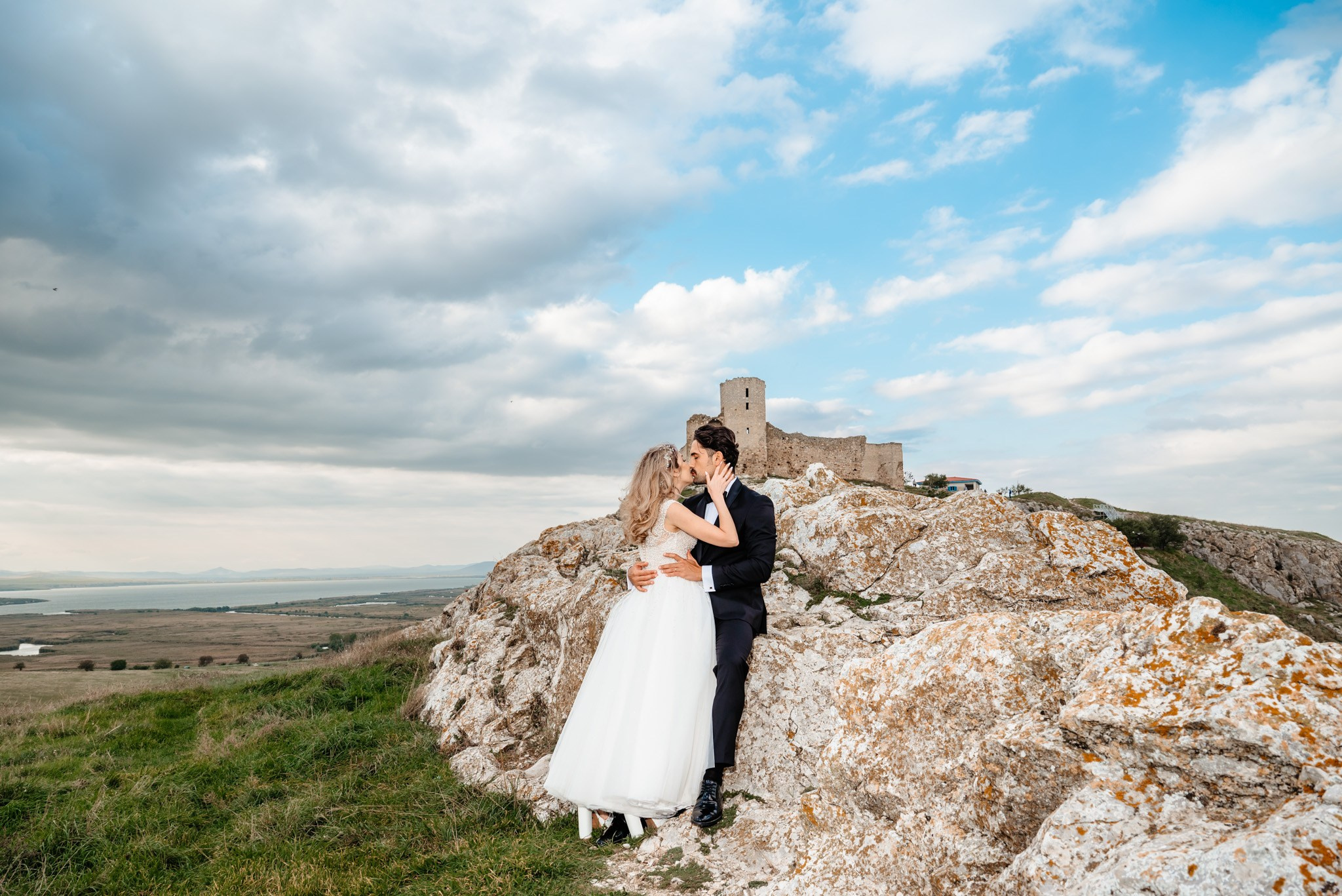 Alexandra & Robert. Www.besttalesstudio.com