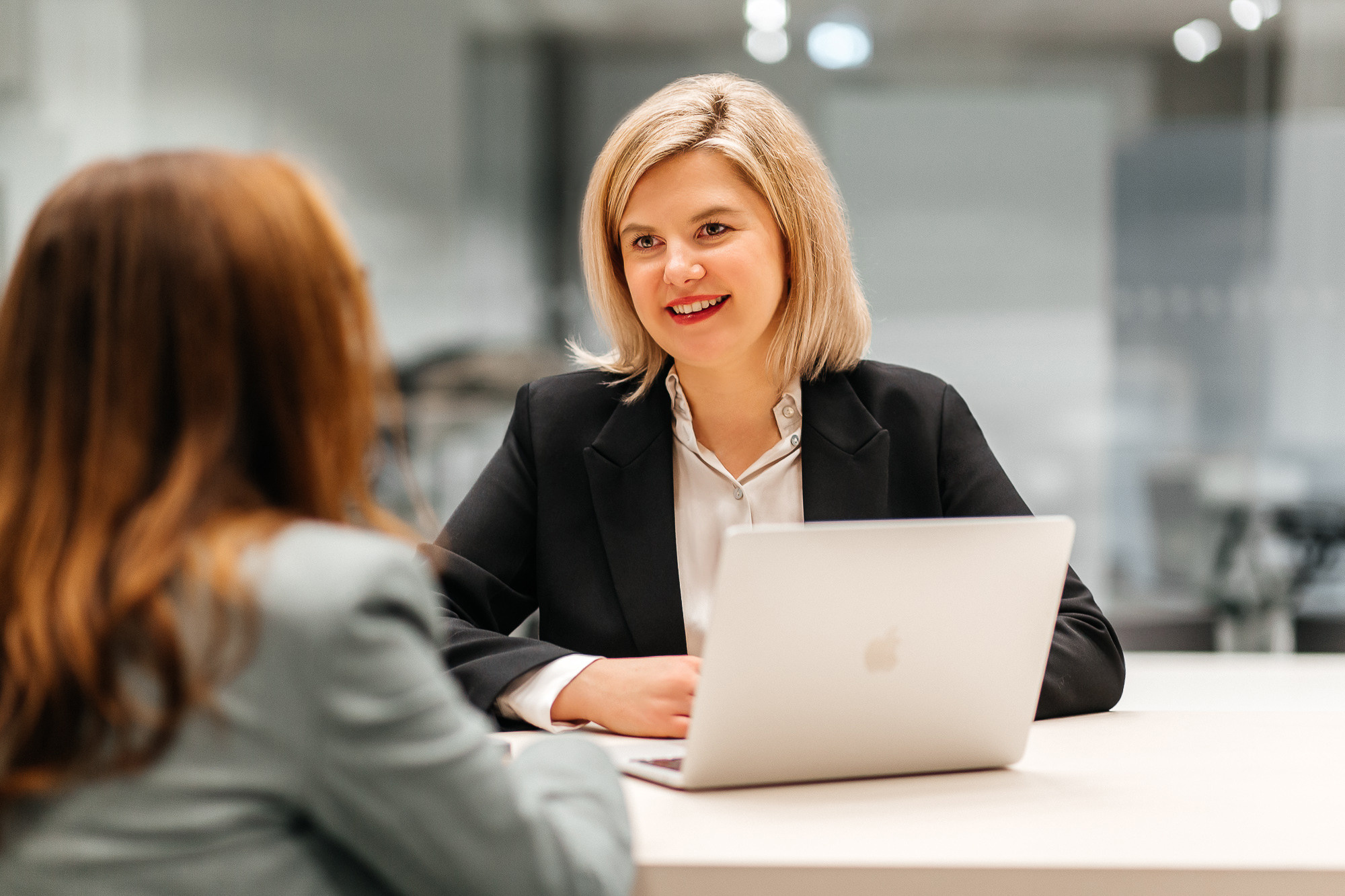 Businessportraits für Finanzberater/in. Hochzeitsfotografie in Berlin Nataliia Schütze