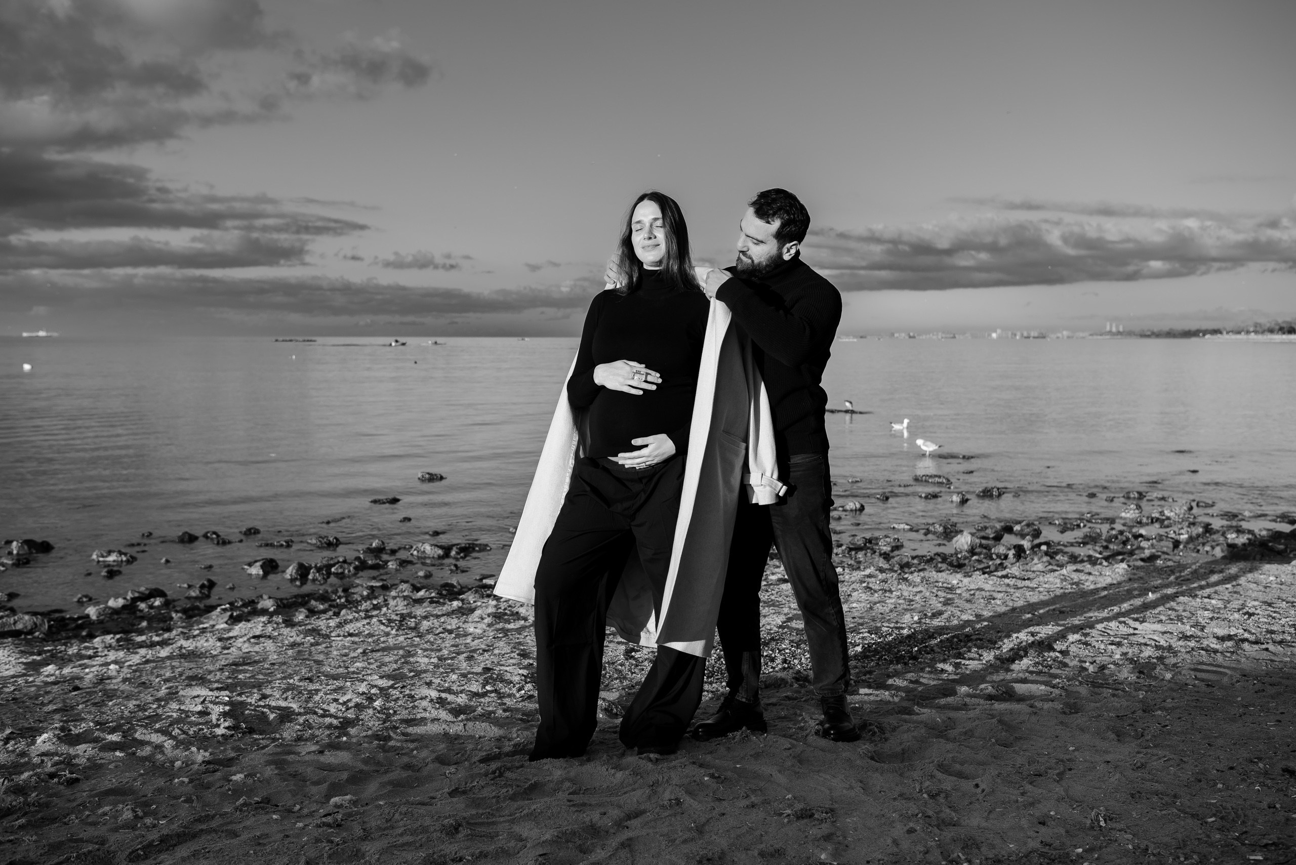 Luxury pregnancy photo shoot in Istanbul. MARIA VALUEVA Photographer in Nice, Cannes, Monaco, France, Europe, Istanbul, Turkey