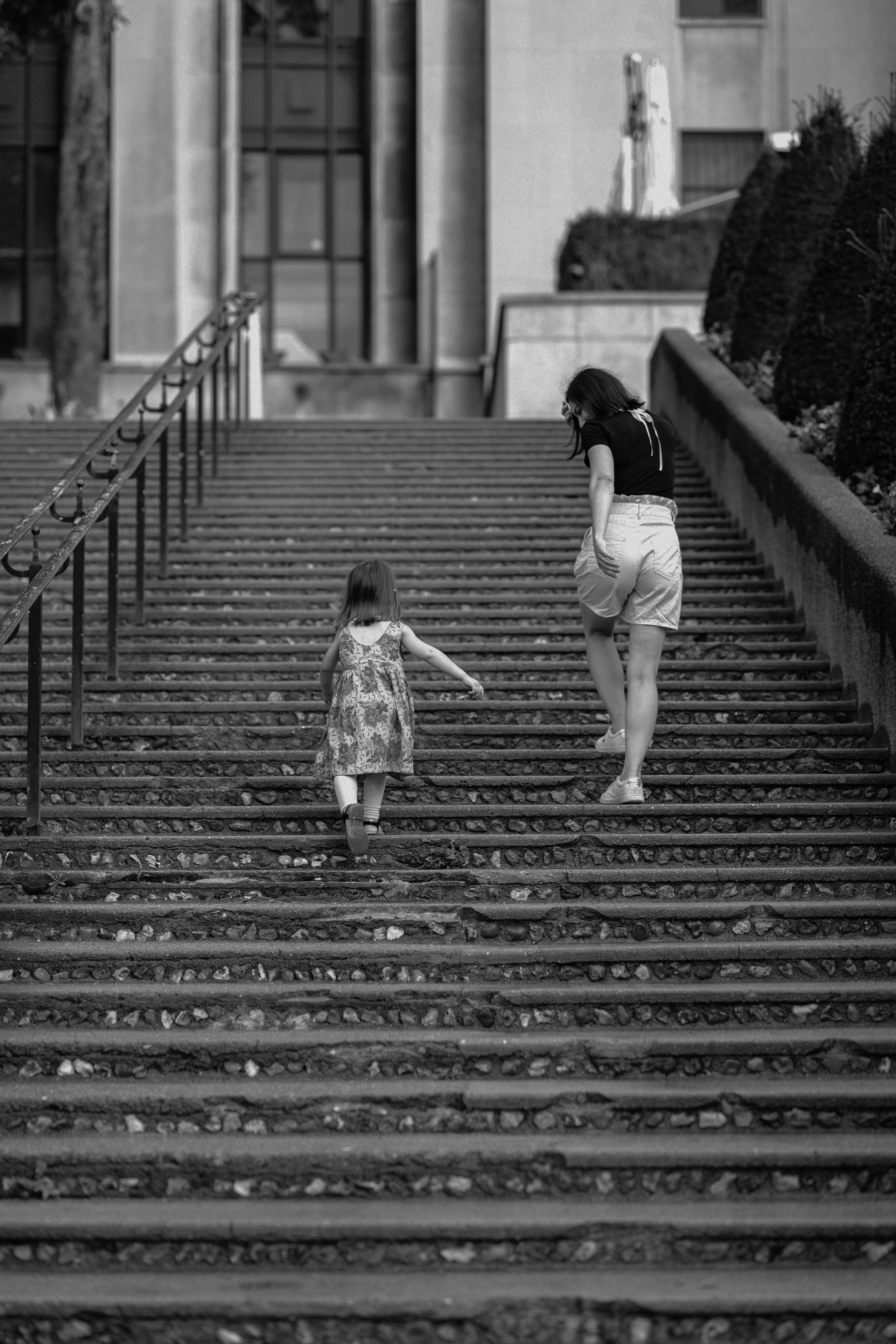 Семейные фото у Эйфелевой башни. Photographe lifestyle à Paris