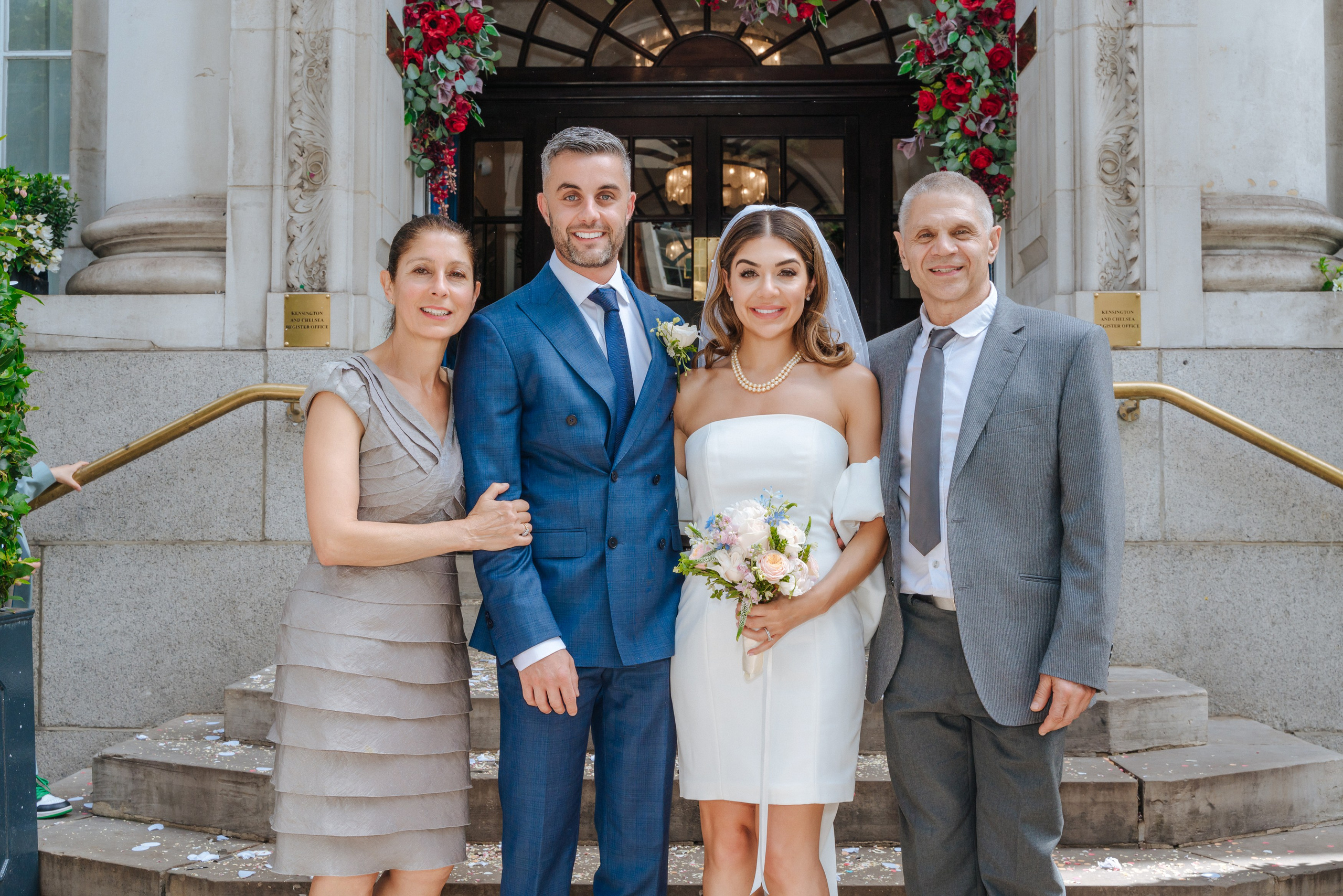 Civil ceremony at Chelsea Old Town Hall,  Wedding in Chelsea, Wedding in London,  wedding photographer in Chelsea, wedding photographer in London