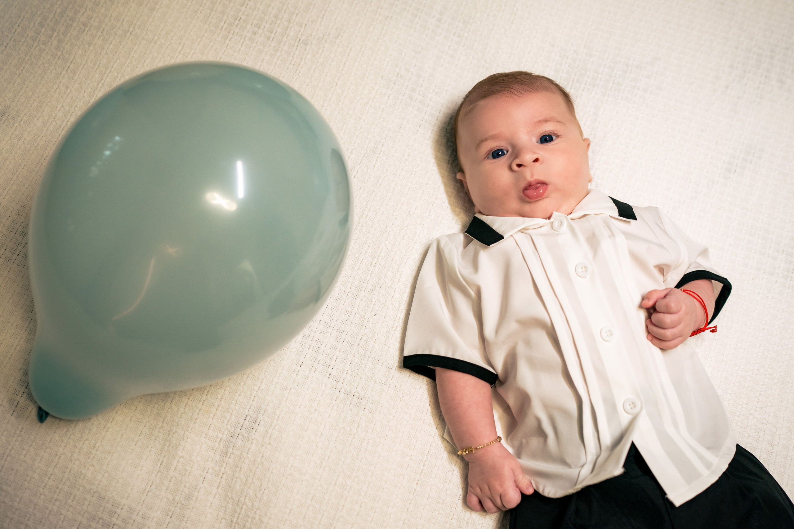 Andreea, Damian si Aris. Acasă