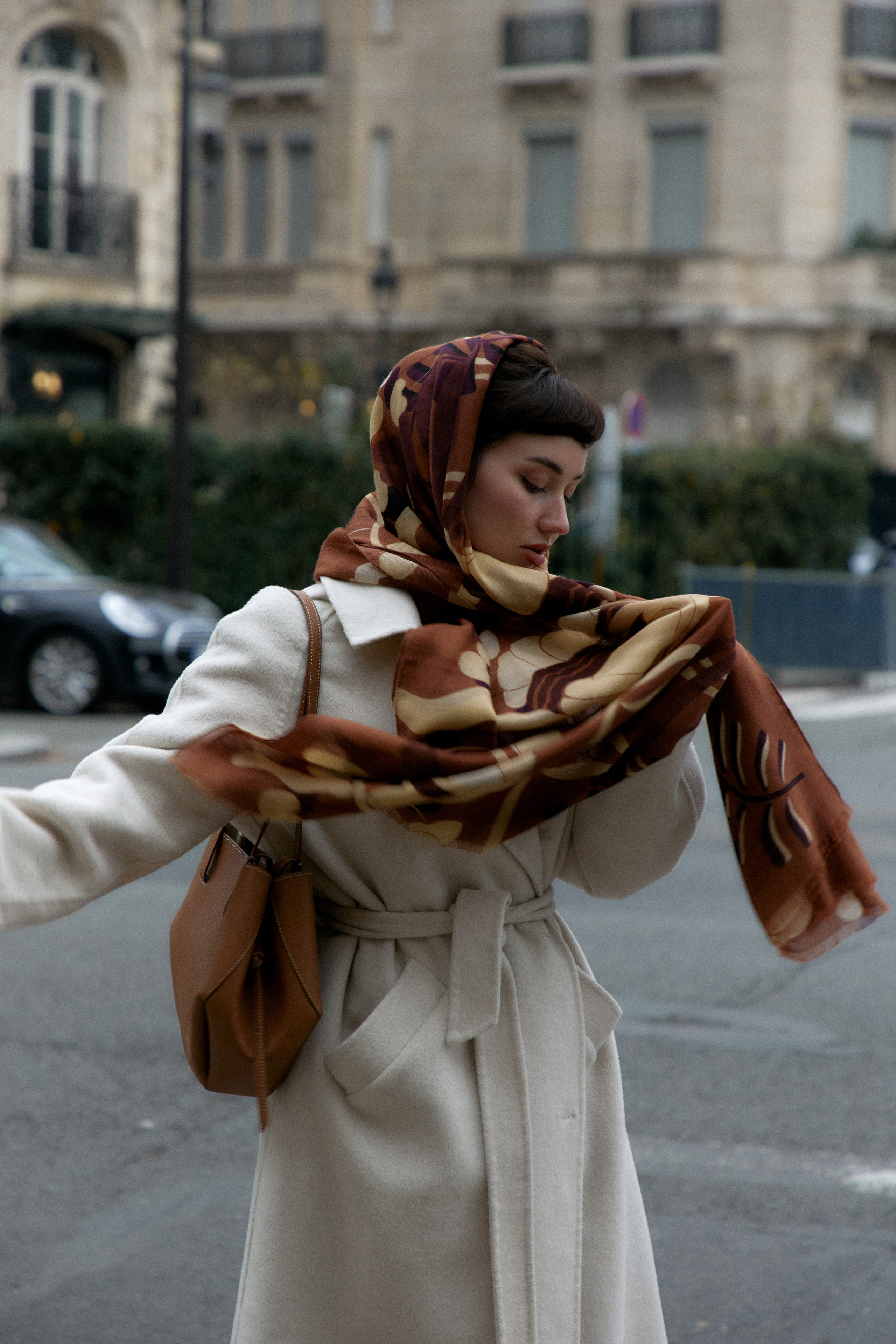 Li. Photographer in Paris