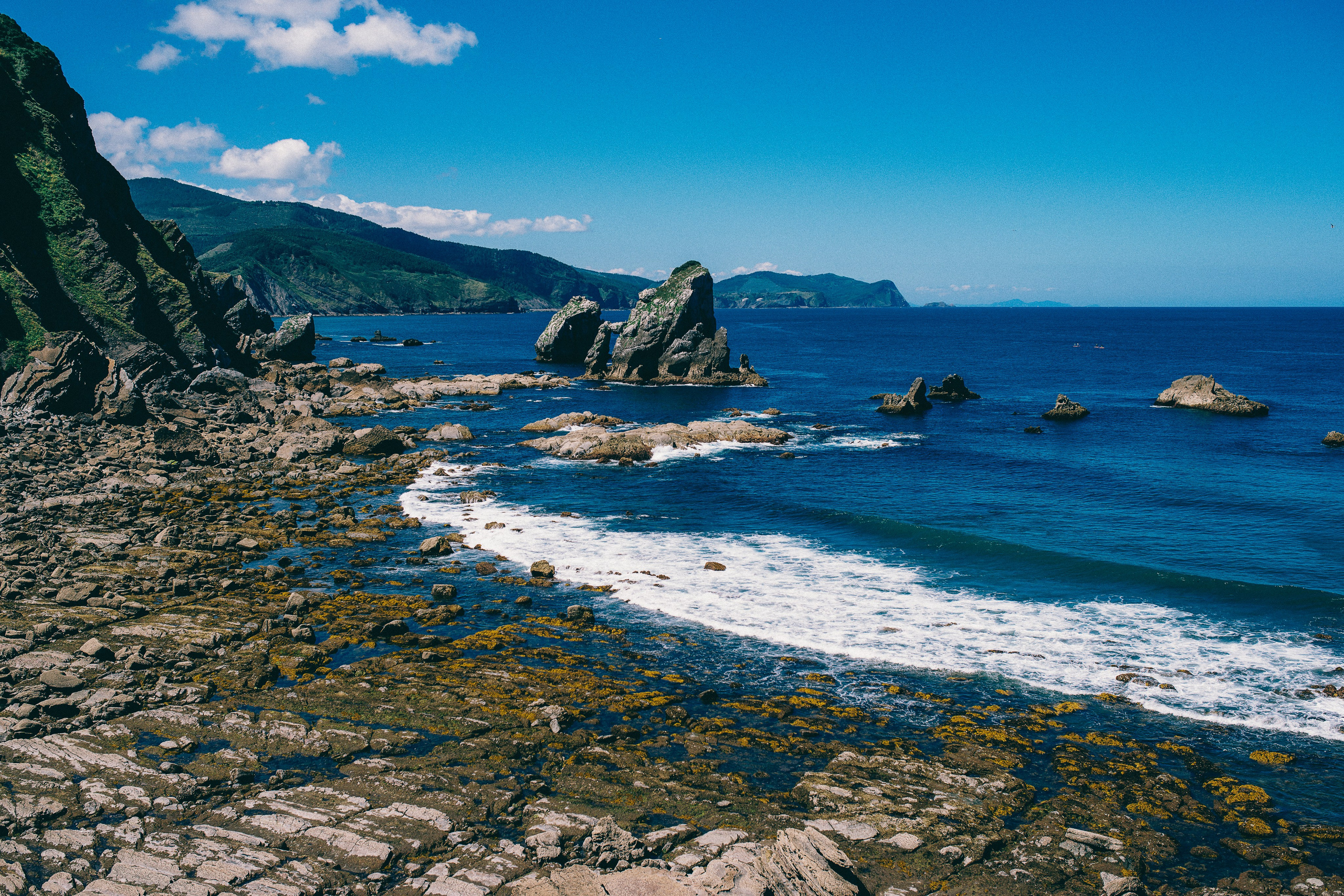 Una boda de ensueño en San Juan de Gaztelugatxe. Fotógrafo profesional Bilbao