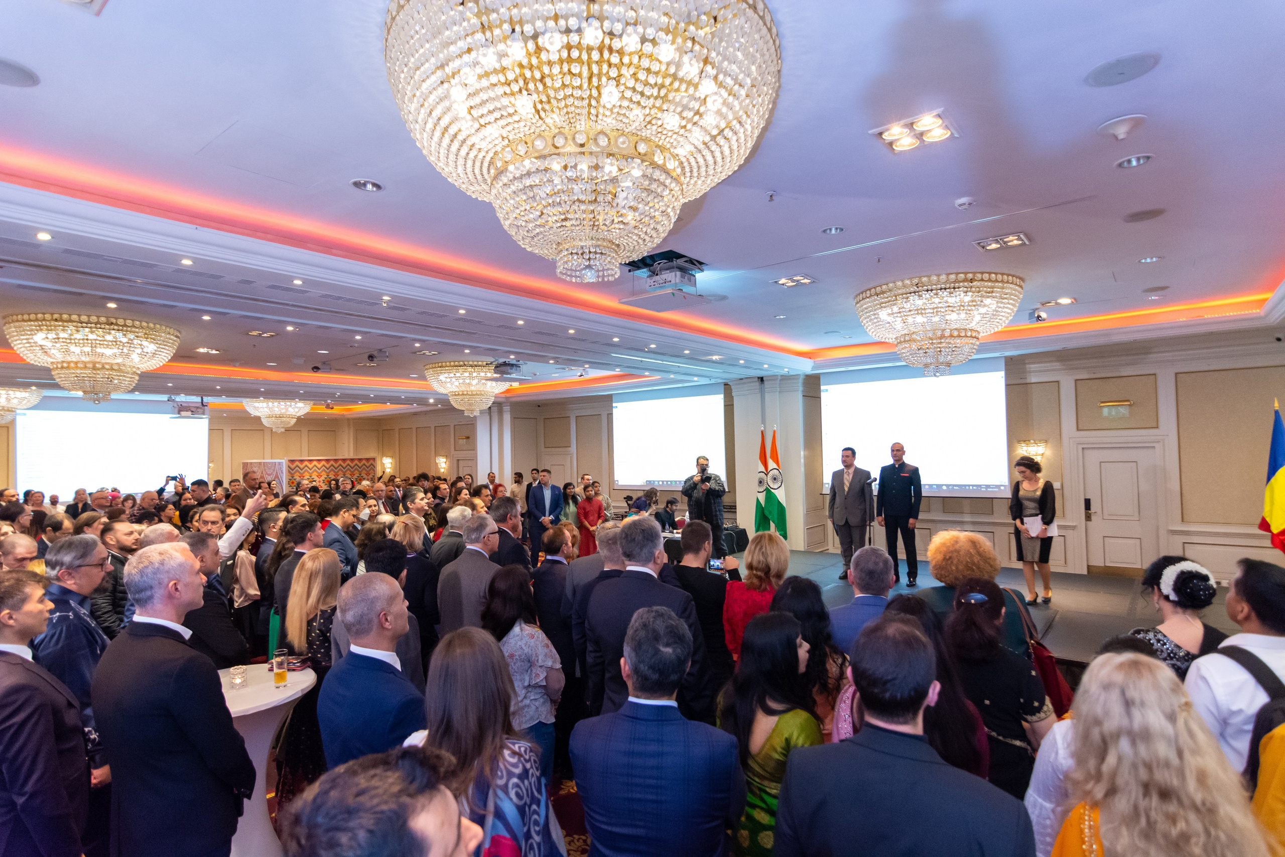 FCorporate photographer, business photo session, corporate photographer price, Professional Services for Business Events, Business portraits, photos for events organized by companies, product photography, Bucharest business photos, Bucharest professional photos, Professional portrait photos, embassy events, product launch , fashion photography, fashion photography, workshops