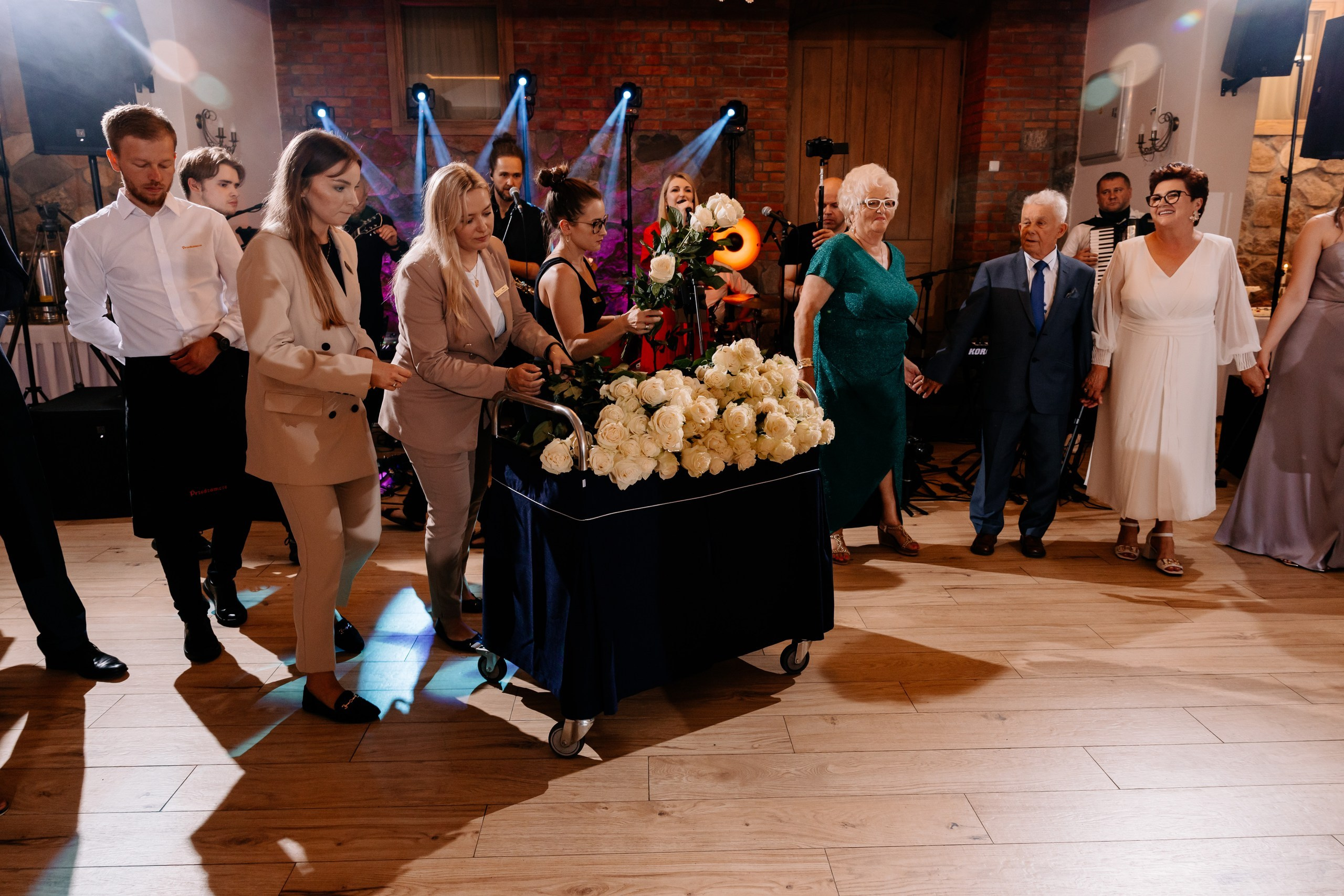 Wiki ♡ Przemek. Fotograf Ślubny Warszawa - Sesje Biznesowe Rodzinne Eventy