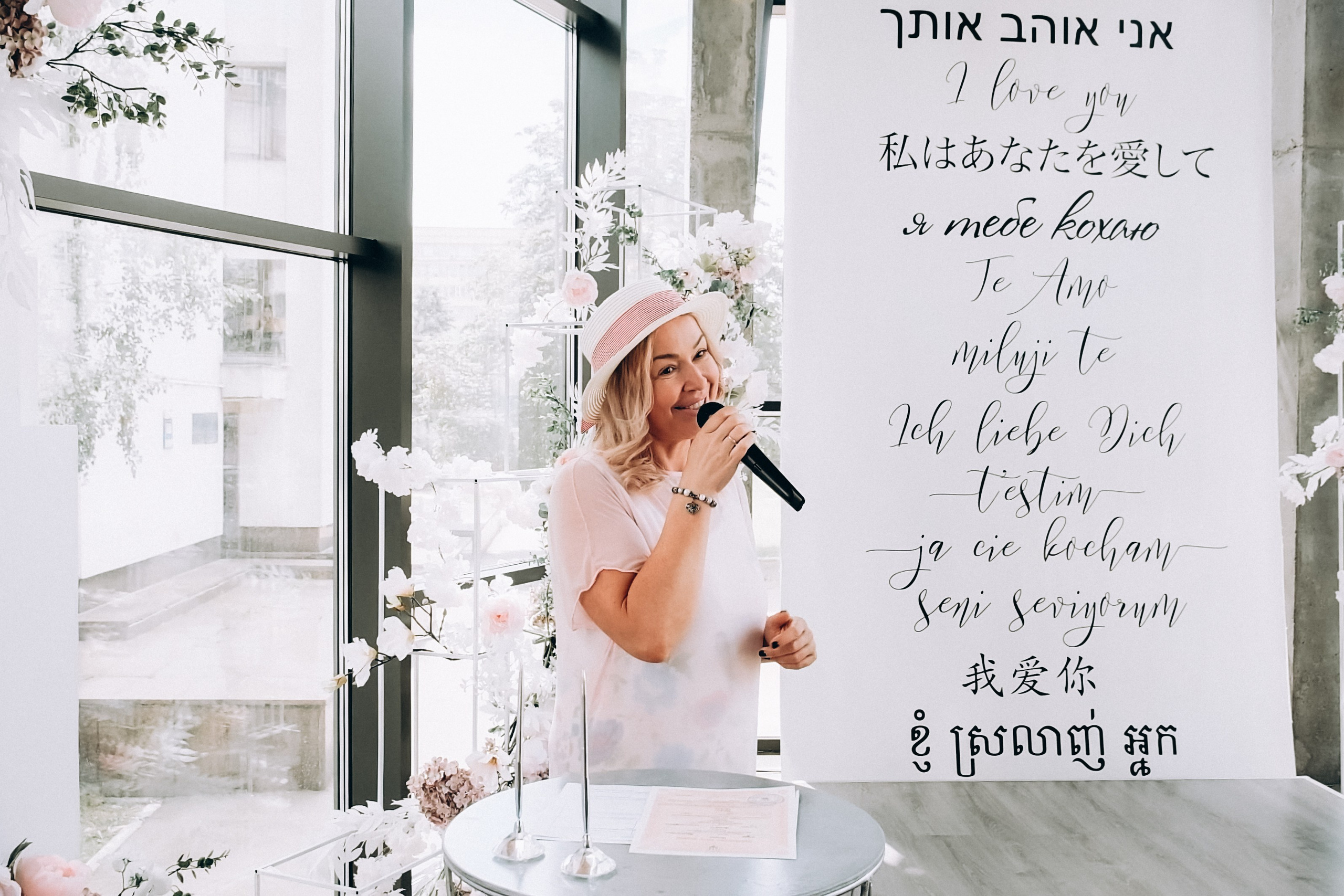 White Wedding. Wedding and Family Photograph