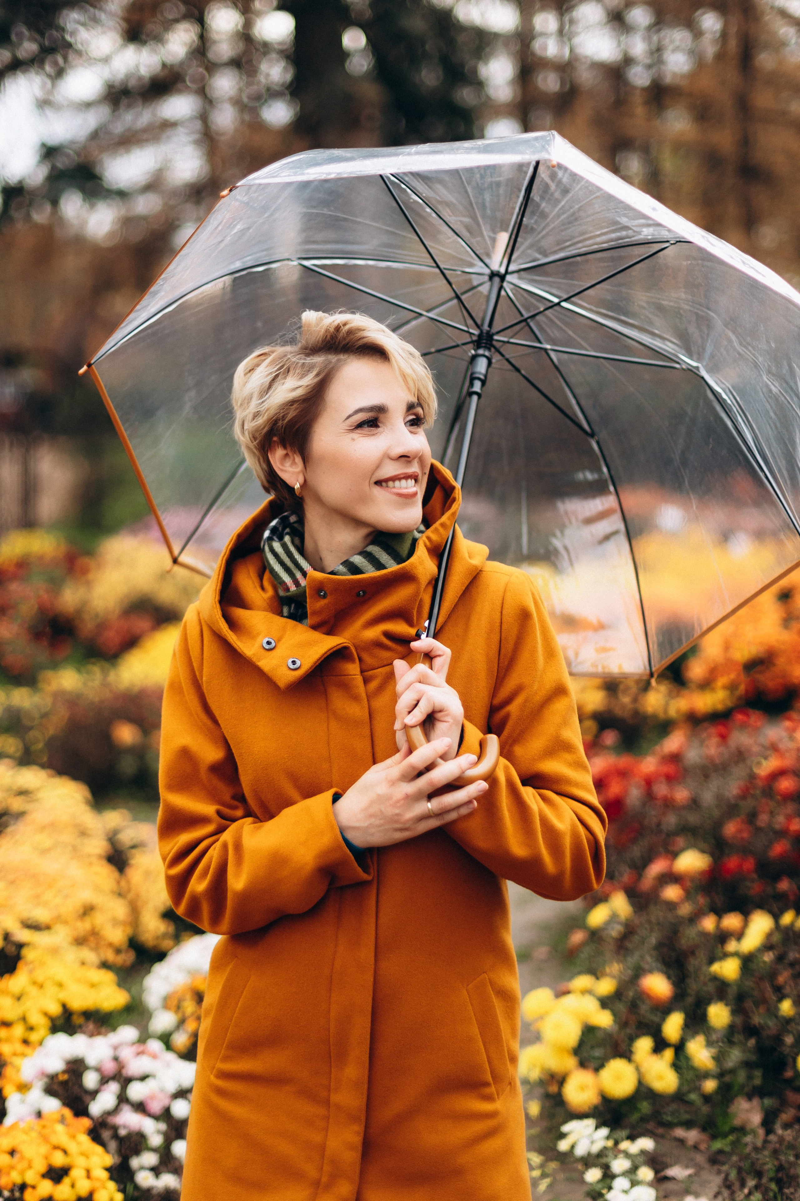 Autumn love. Wedding and Family Photograph