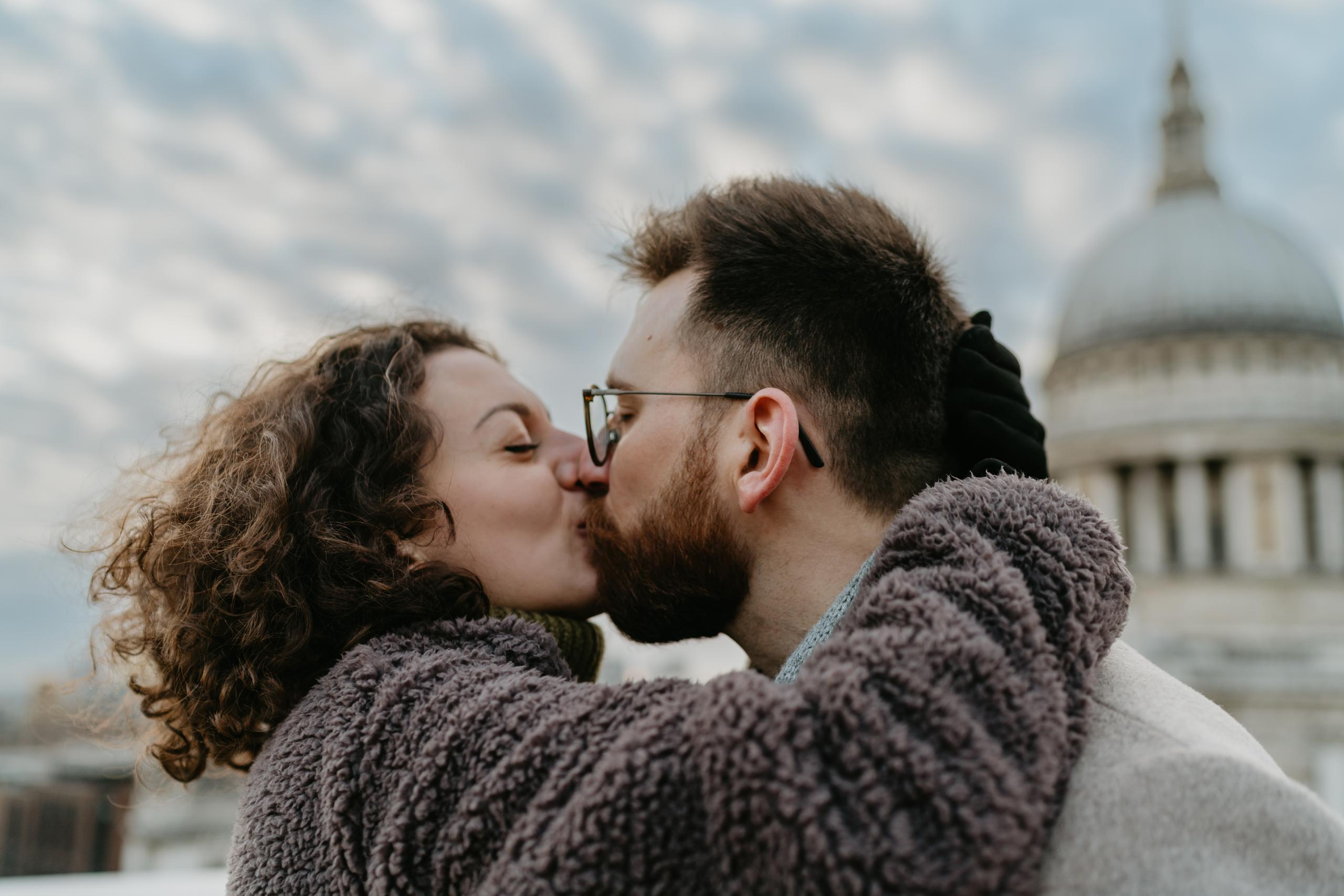 Warm Christmas engagement session in Central London. London portrait and family photographer