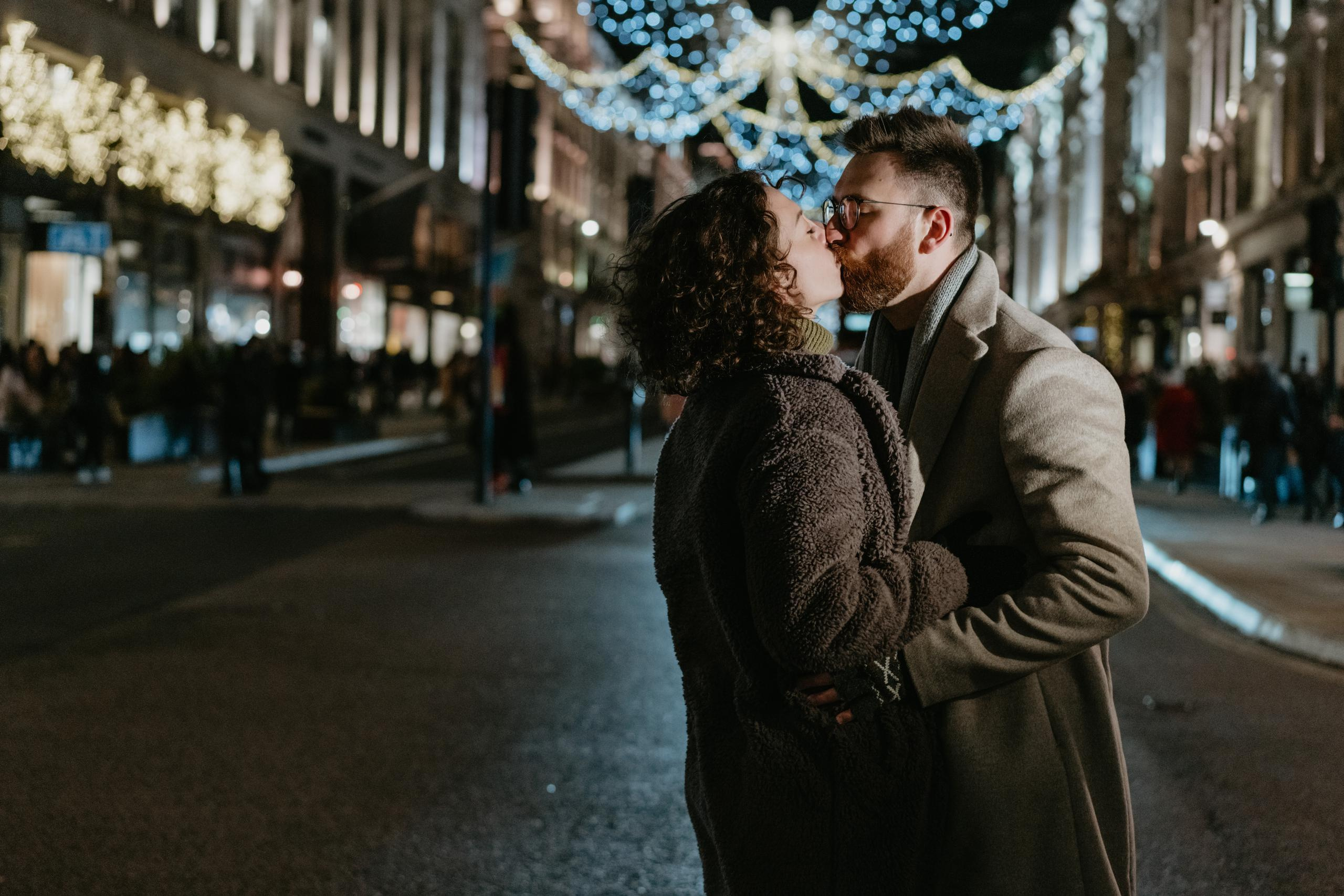 Warm Christmas engagement session in Central London. London portrait and family photographer