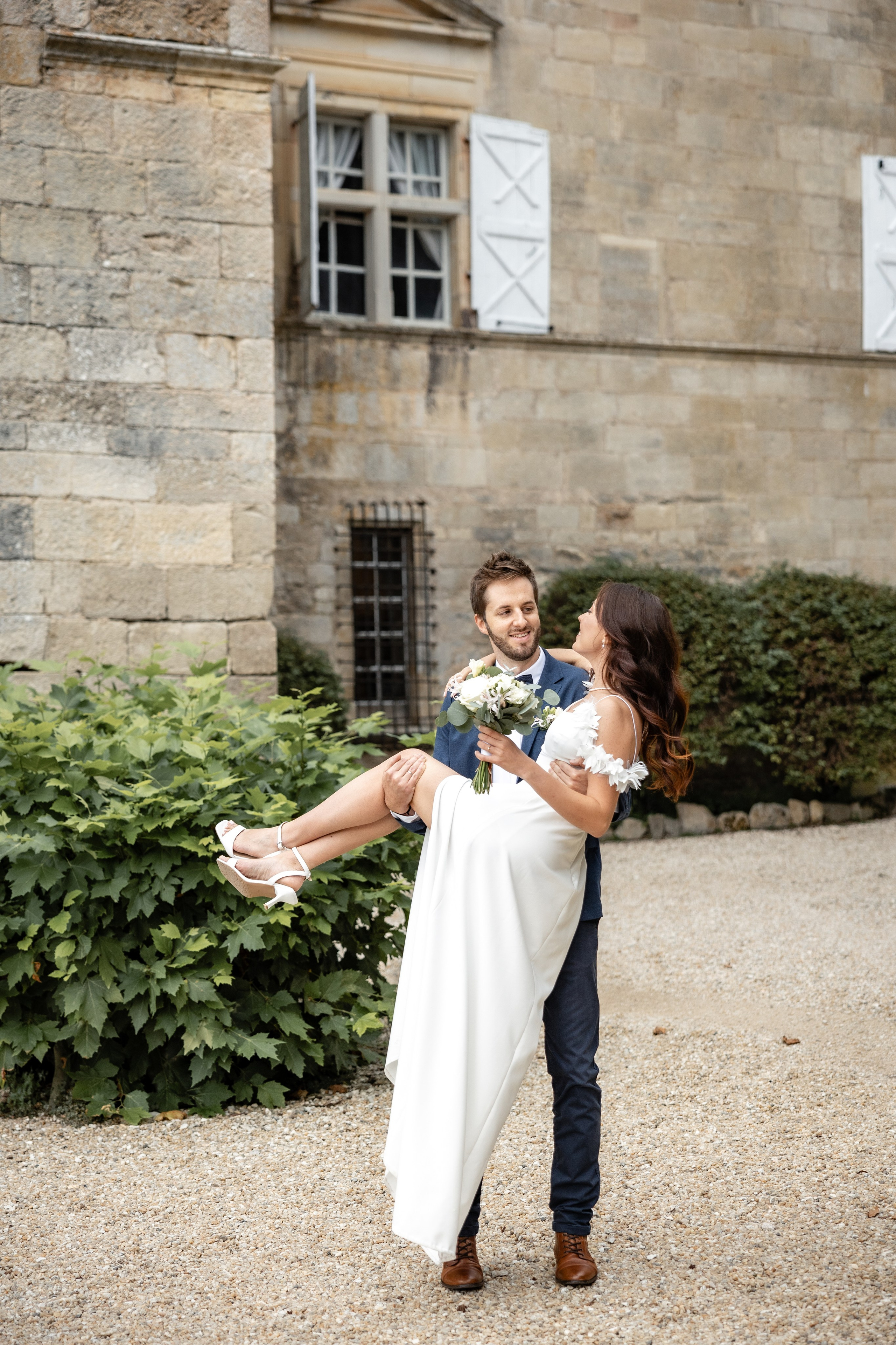 Mariage au château français. Elopement au Château de Cénevières. Eugénie Smirnova — Photographe à Toulouse et dans le Sud-Ouest