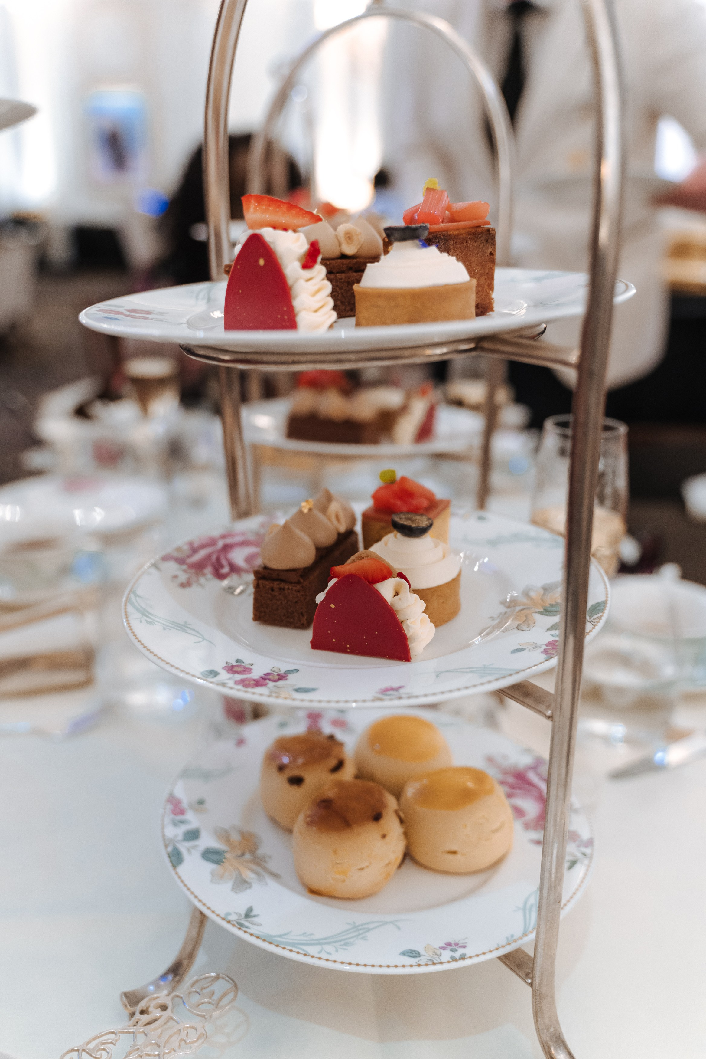 Best Birthday photographer, birthday party at the Savoy, photographer in the Savoy, afternoon tea in the Savoy, photographer in London, London photogrpah, best photographer in London, Birthday photographer