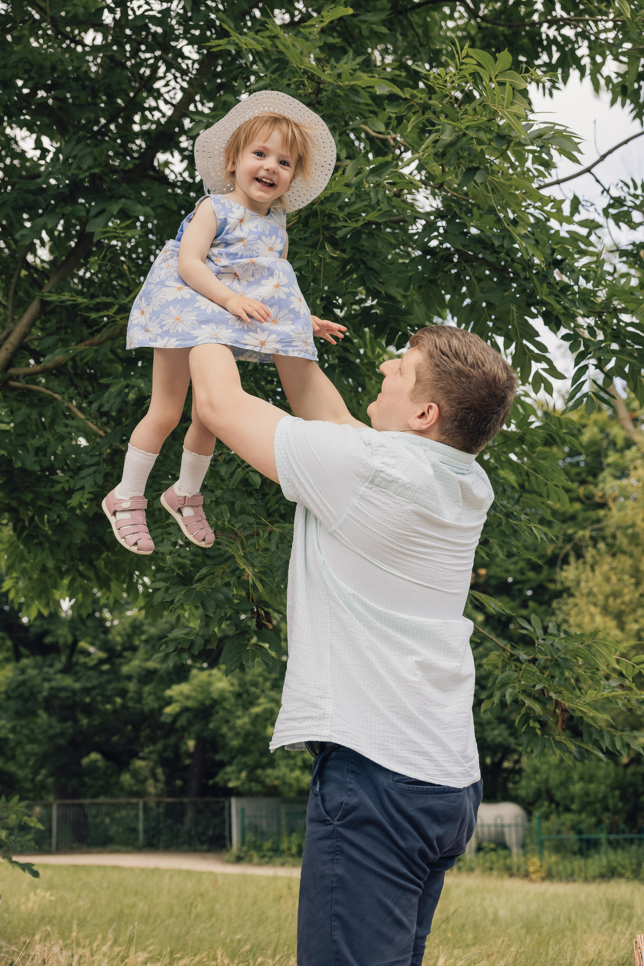 Summer Picnics. PHOTOGRAPHER IN LONDON