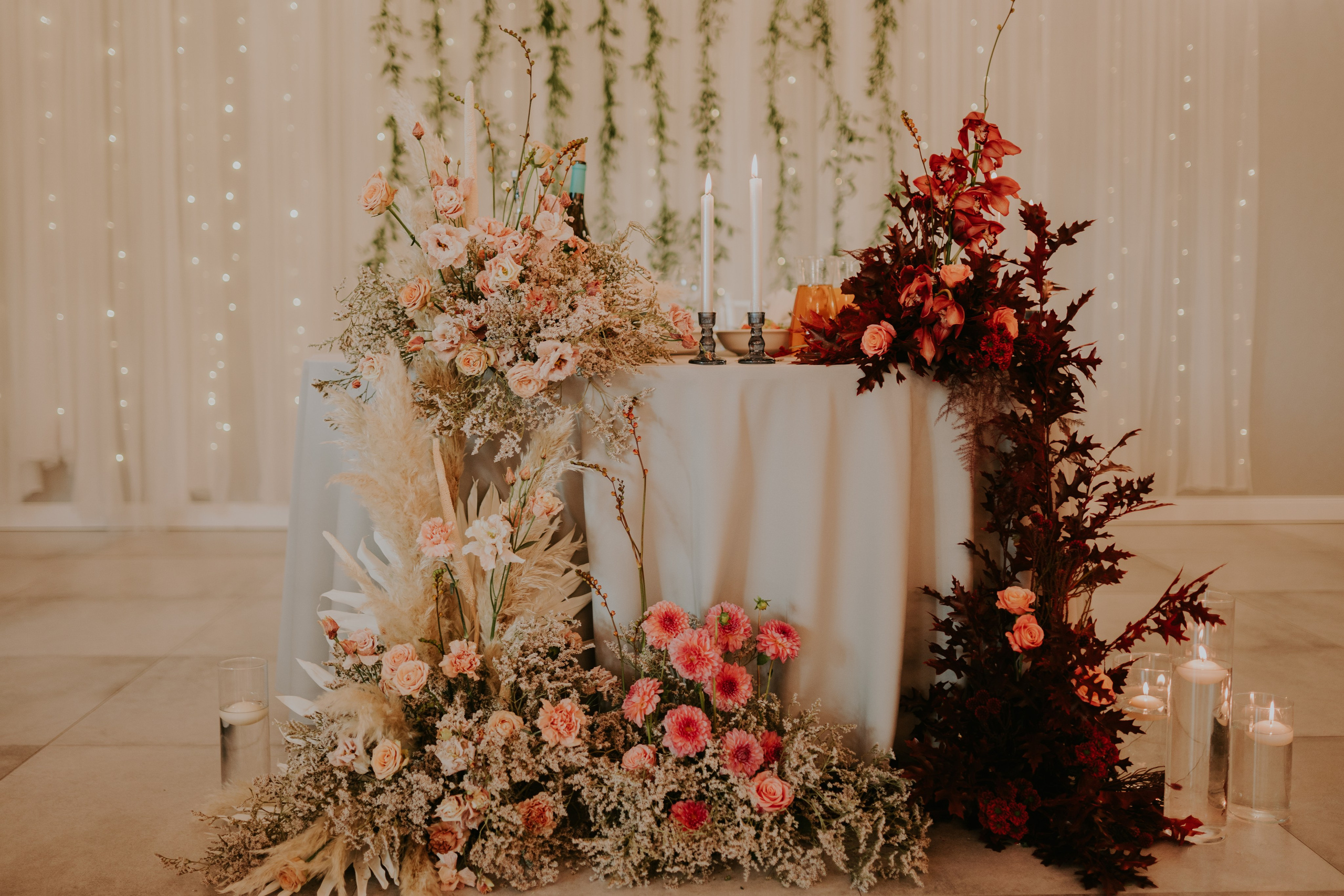 Sala Koralowa w Jaworzu: Opowieść o ślubie Nikoli i Kacpra. Karkowskafoto - fotografia miłości