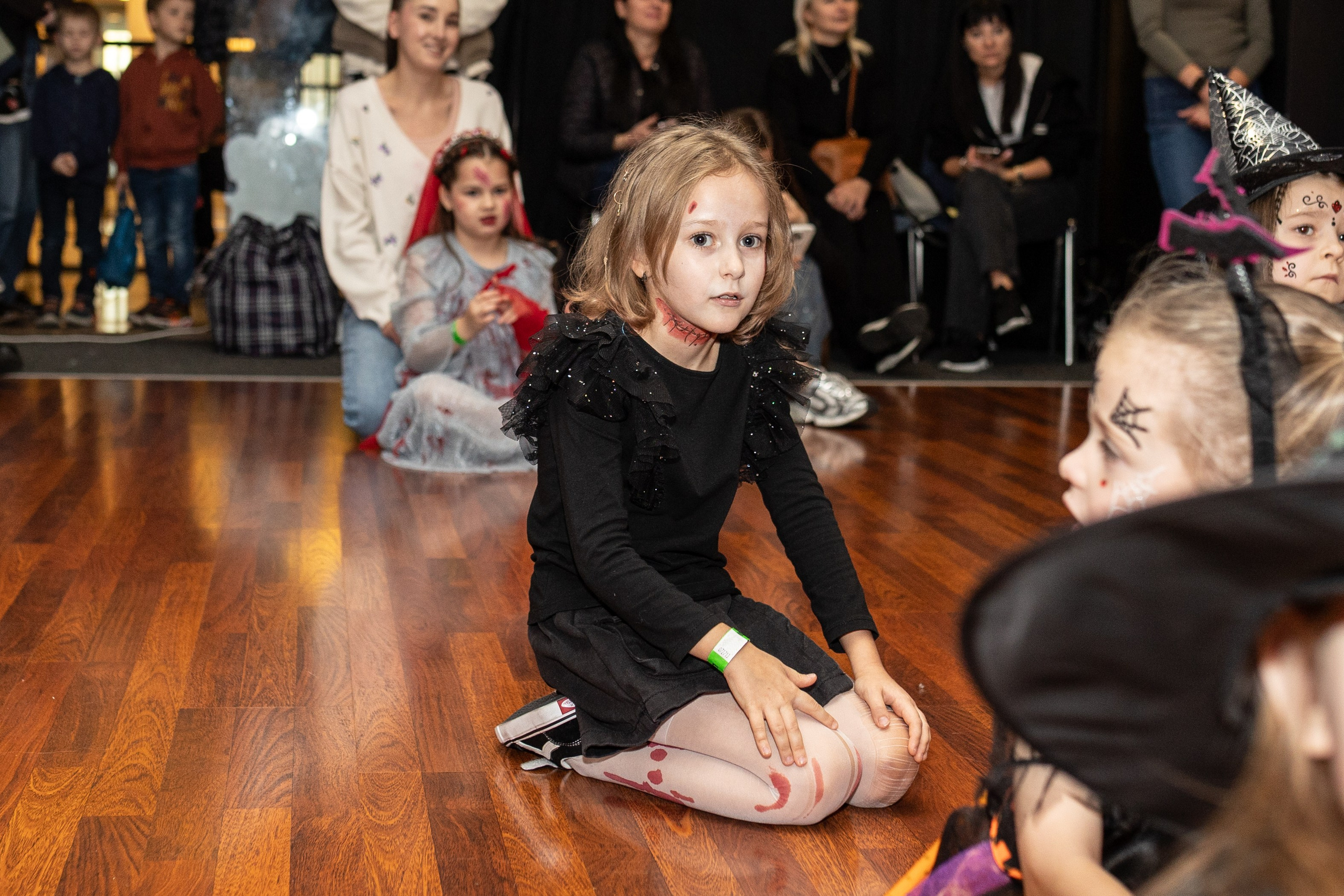 Leo dance studio Helloween 2025. Семейный и детский фотограф в Варшаве Мила Бобровская