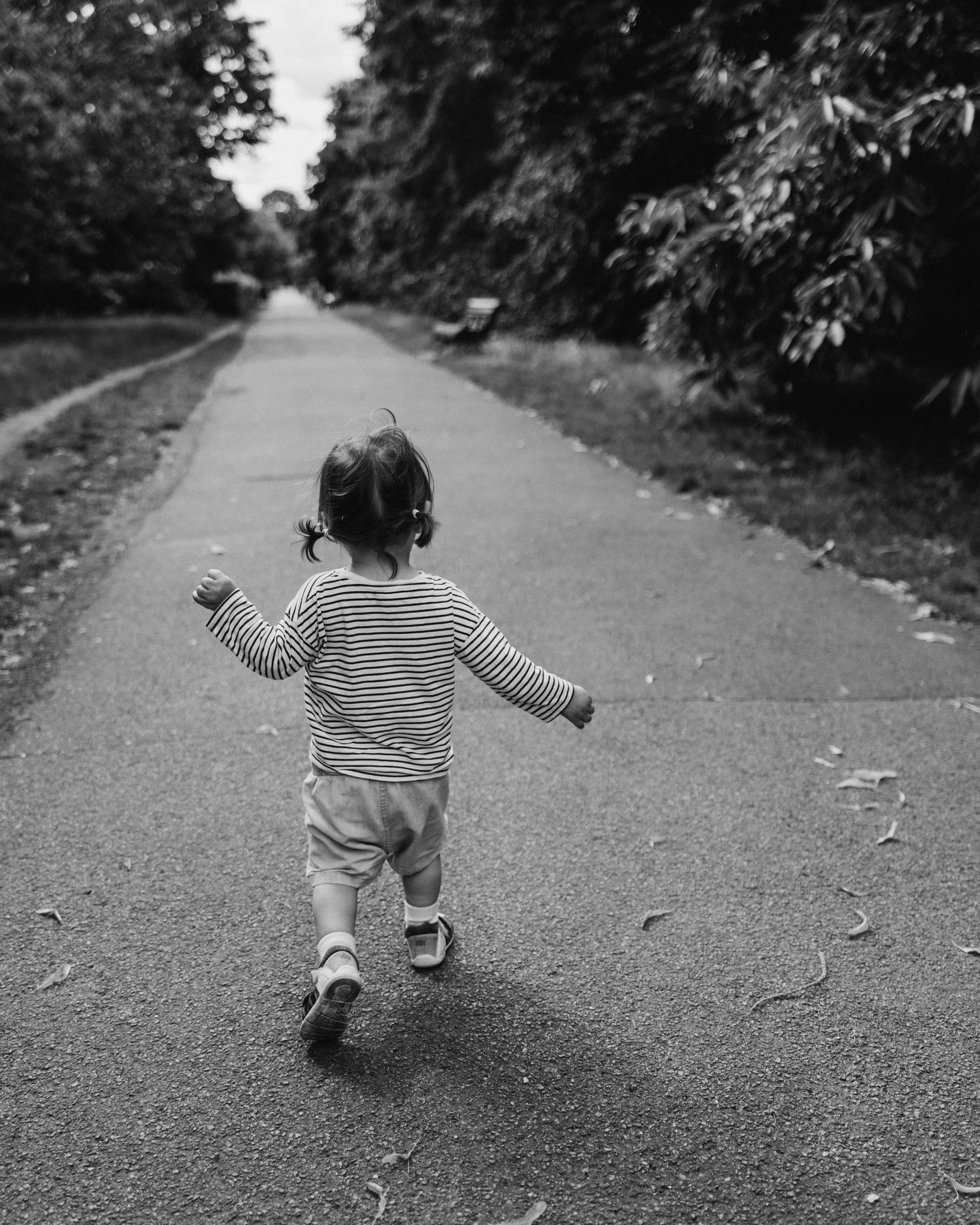 Milena with parents (Greenwich Park). Anastasia Klink, Photographer in London