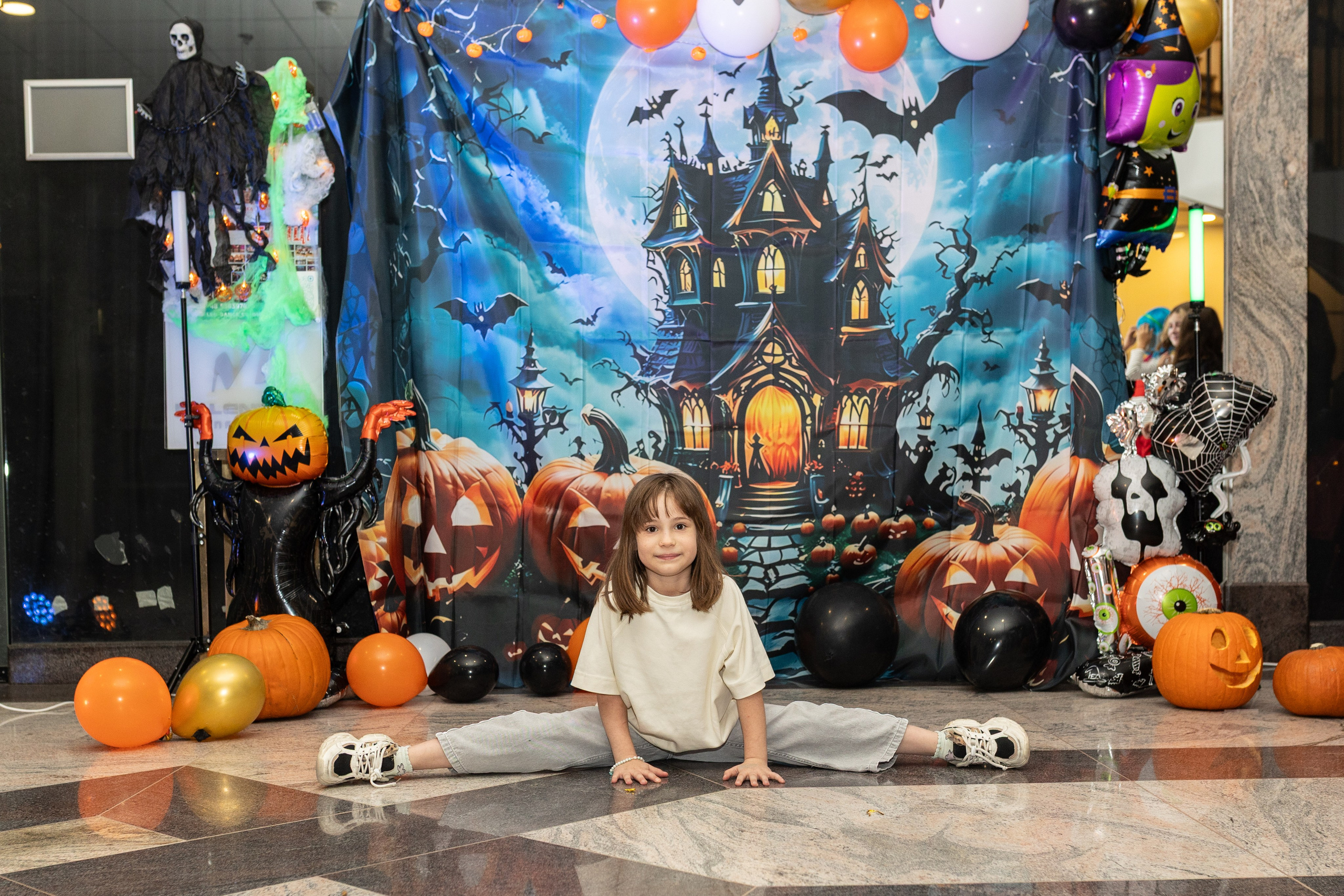 Leo dance studio Helloween 2025. Семейный и детский фотограф в Варшаве Мила Бобровская
