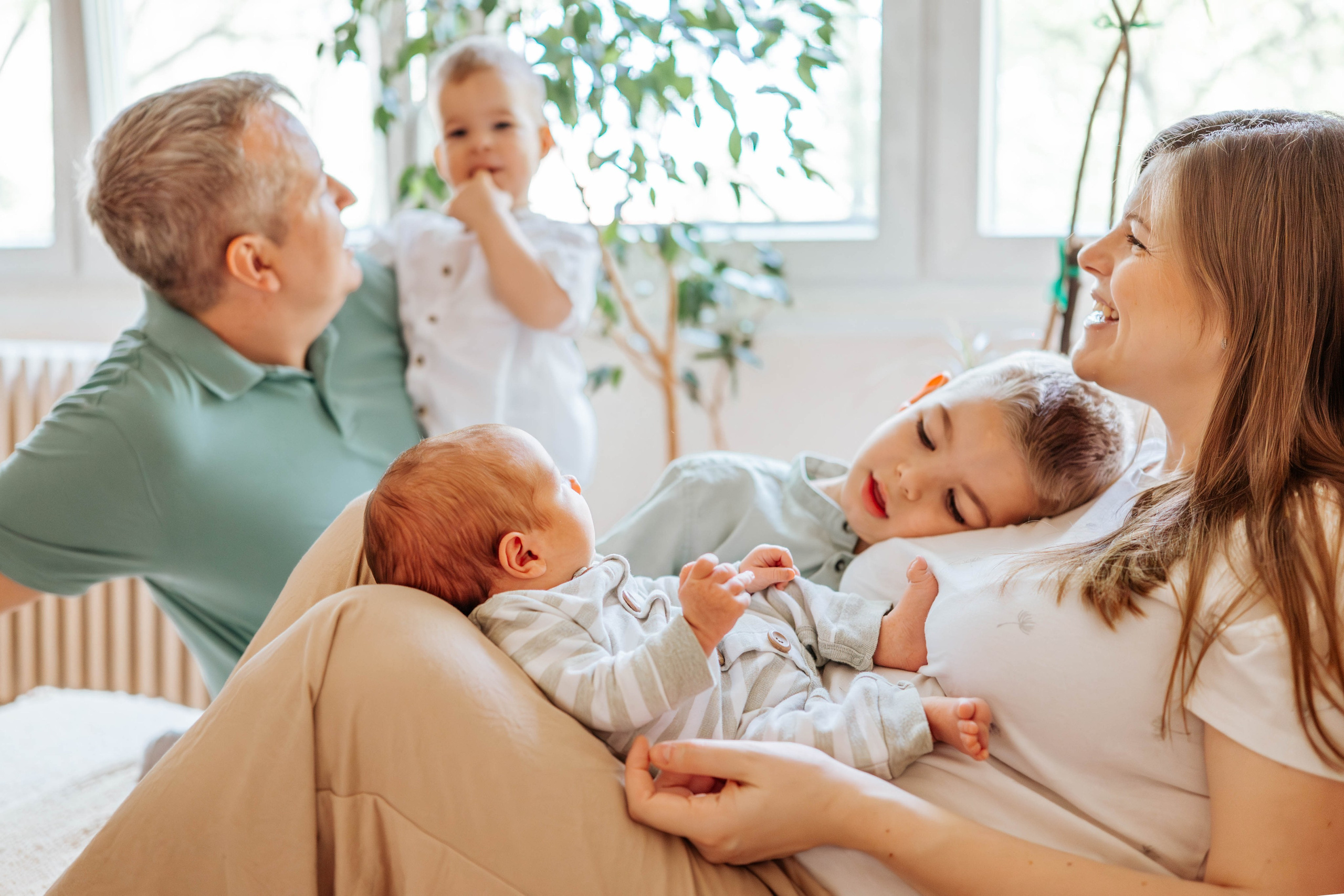 FOTOGRAFISANJE BEBA KOD KUĆE. Dečiji i porodični fotograf