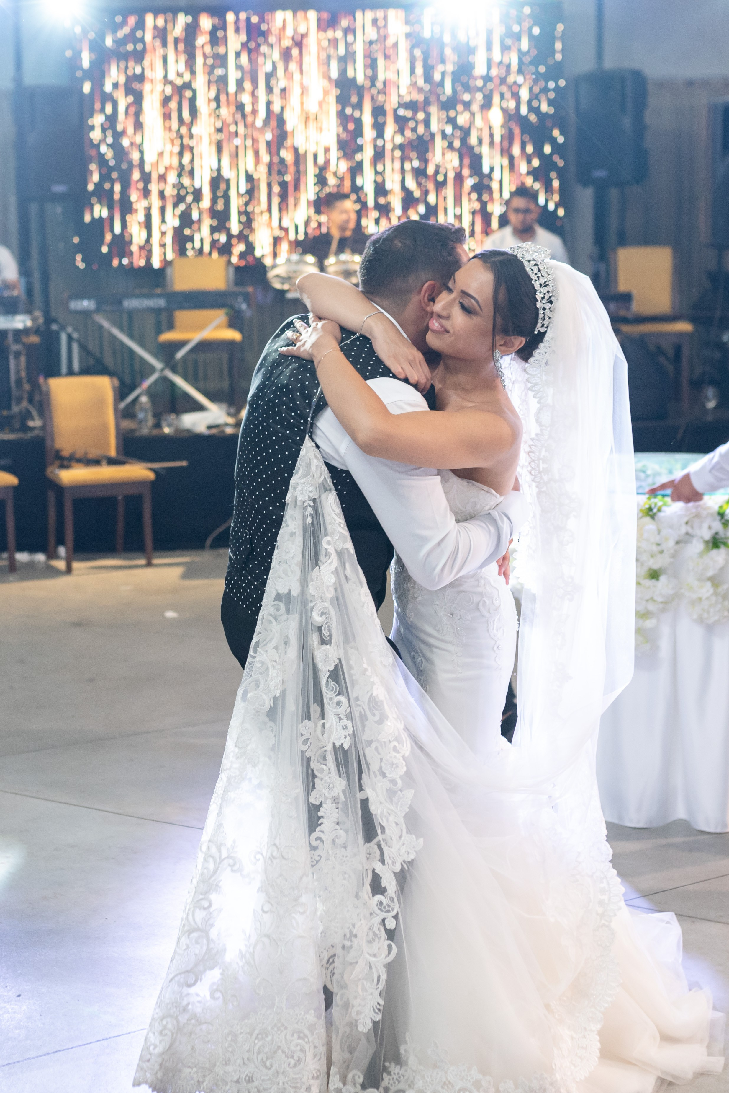 Roxana & Iulian. Acasă