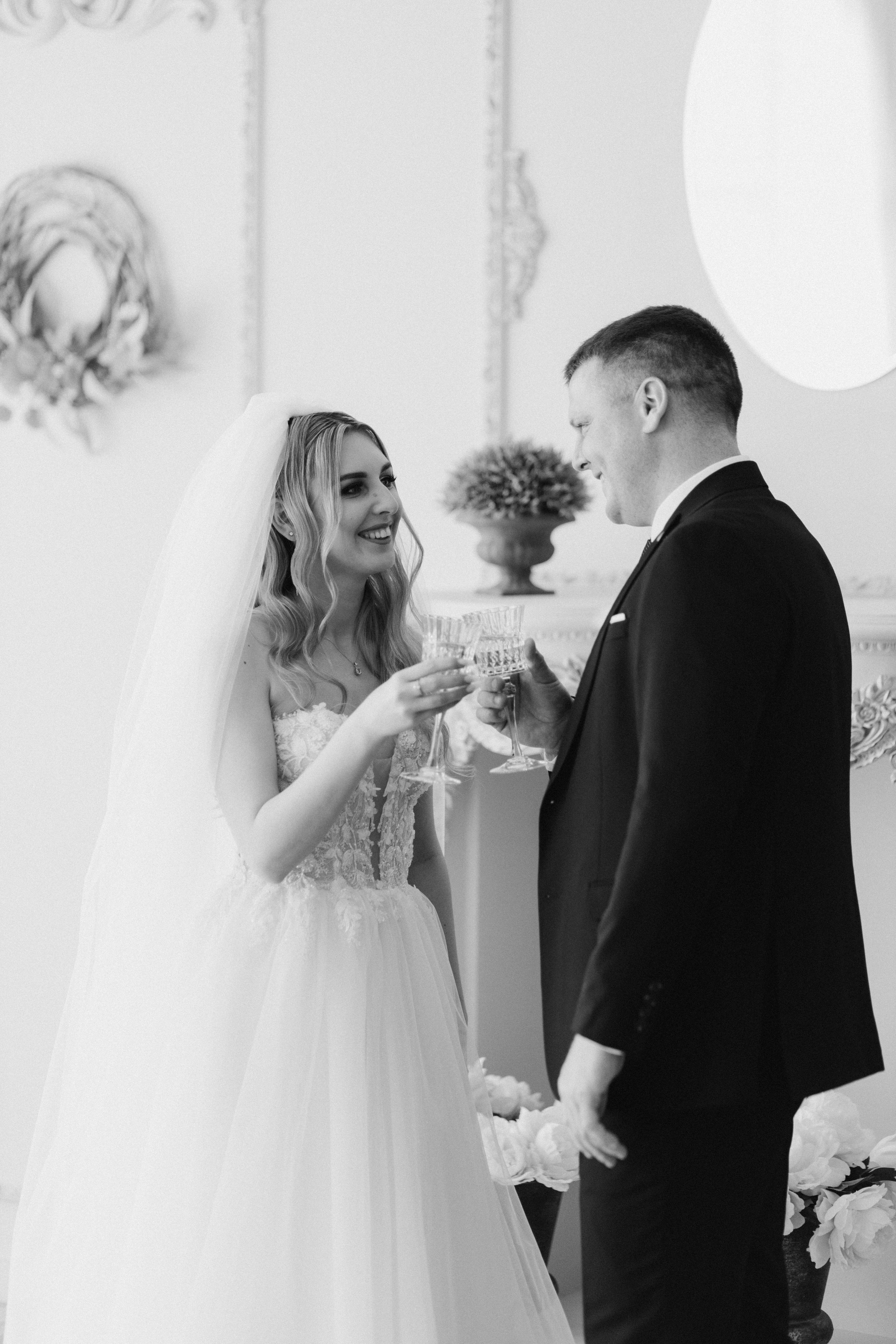 Nikolly & Constantin. Home