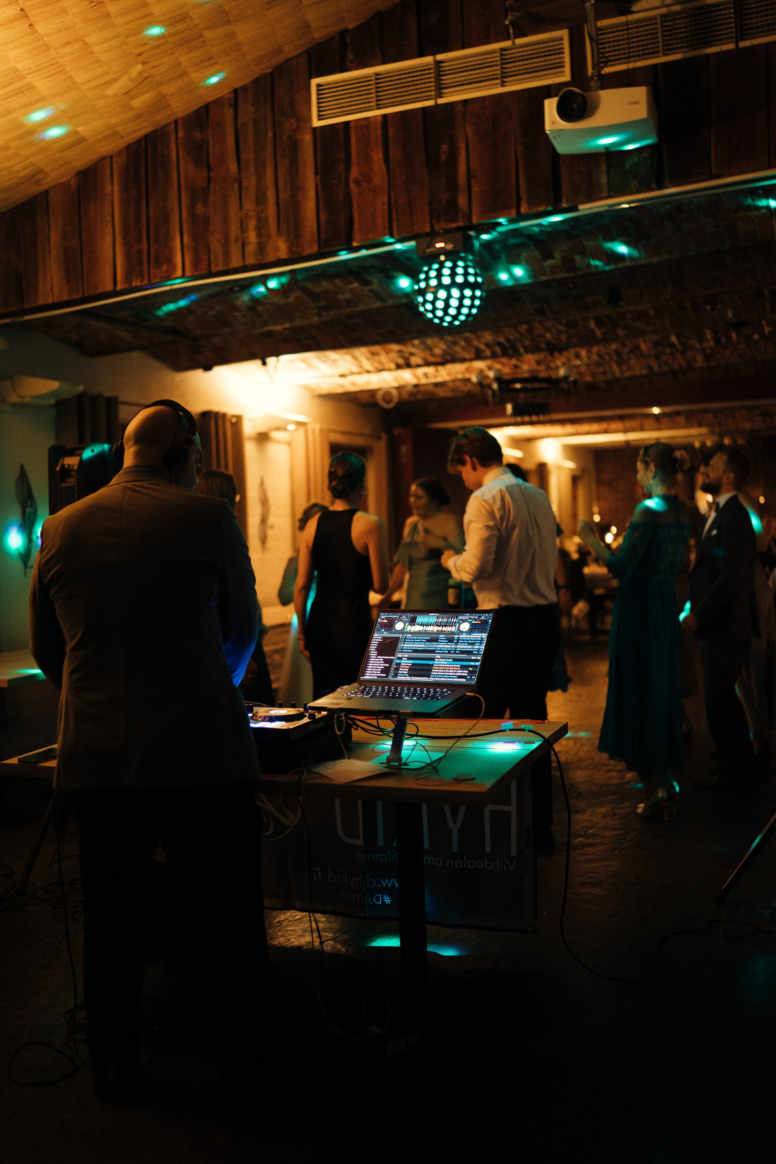 C&A. Wedding and portrait photographer in Helsinki Vickan O