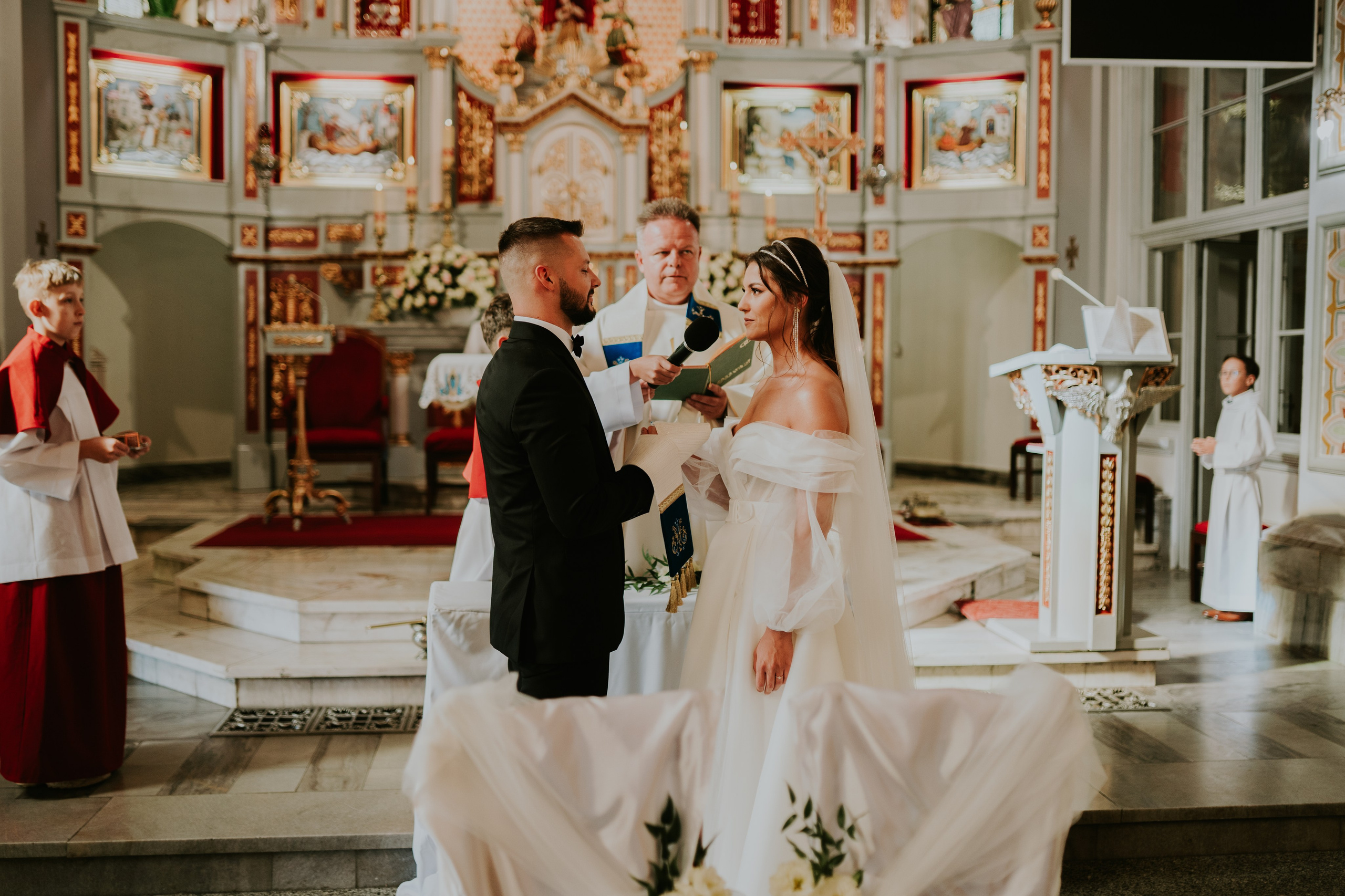 Sala Koralowa w Jaworzu: Opowieść o ślubie Nikoli i Kacpra. Karkowskafoto - fotografia miłości