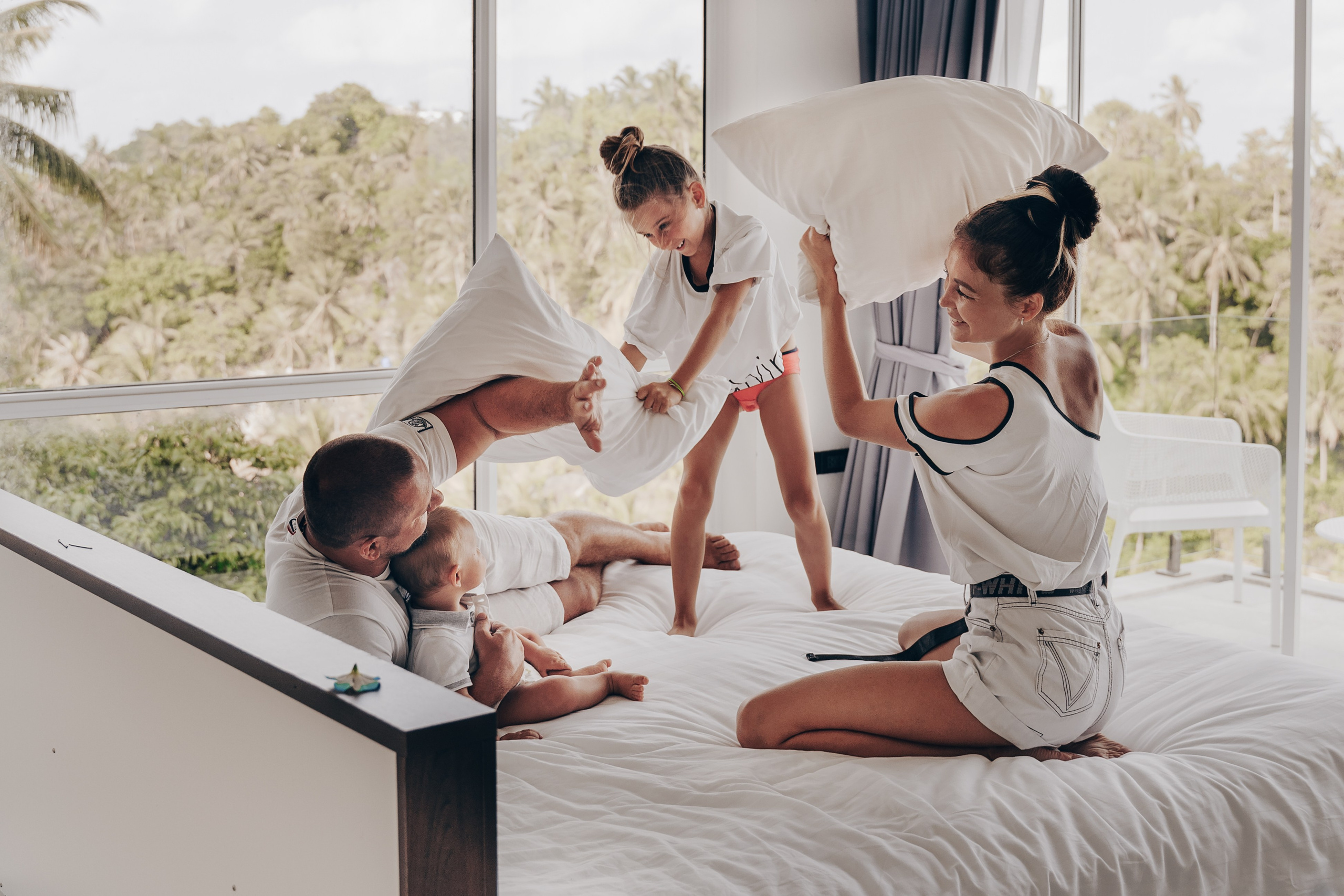 Barcelona Family Photoshoot — Family Photographer in Barcelona. DiaFoto — Wow Photographer in Barcelona | Premium Barcelona Photoshoot Experience