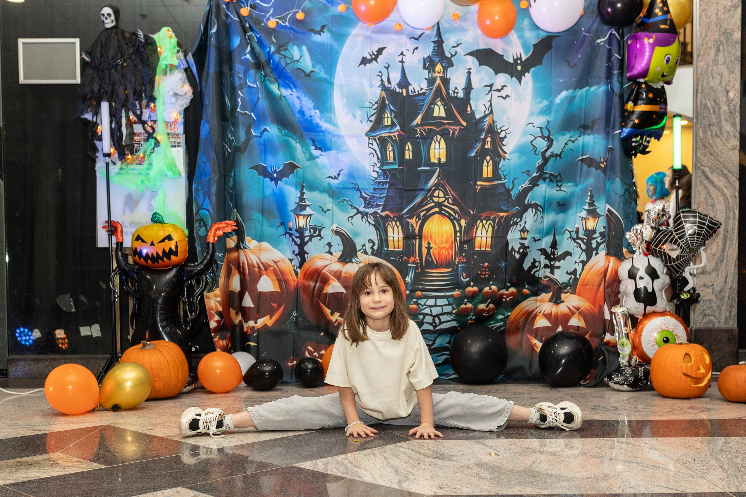 Leo dance studio Helloween 2025. Семейный и детский фотограф в Варшаве Мила Бобровская