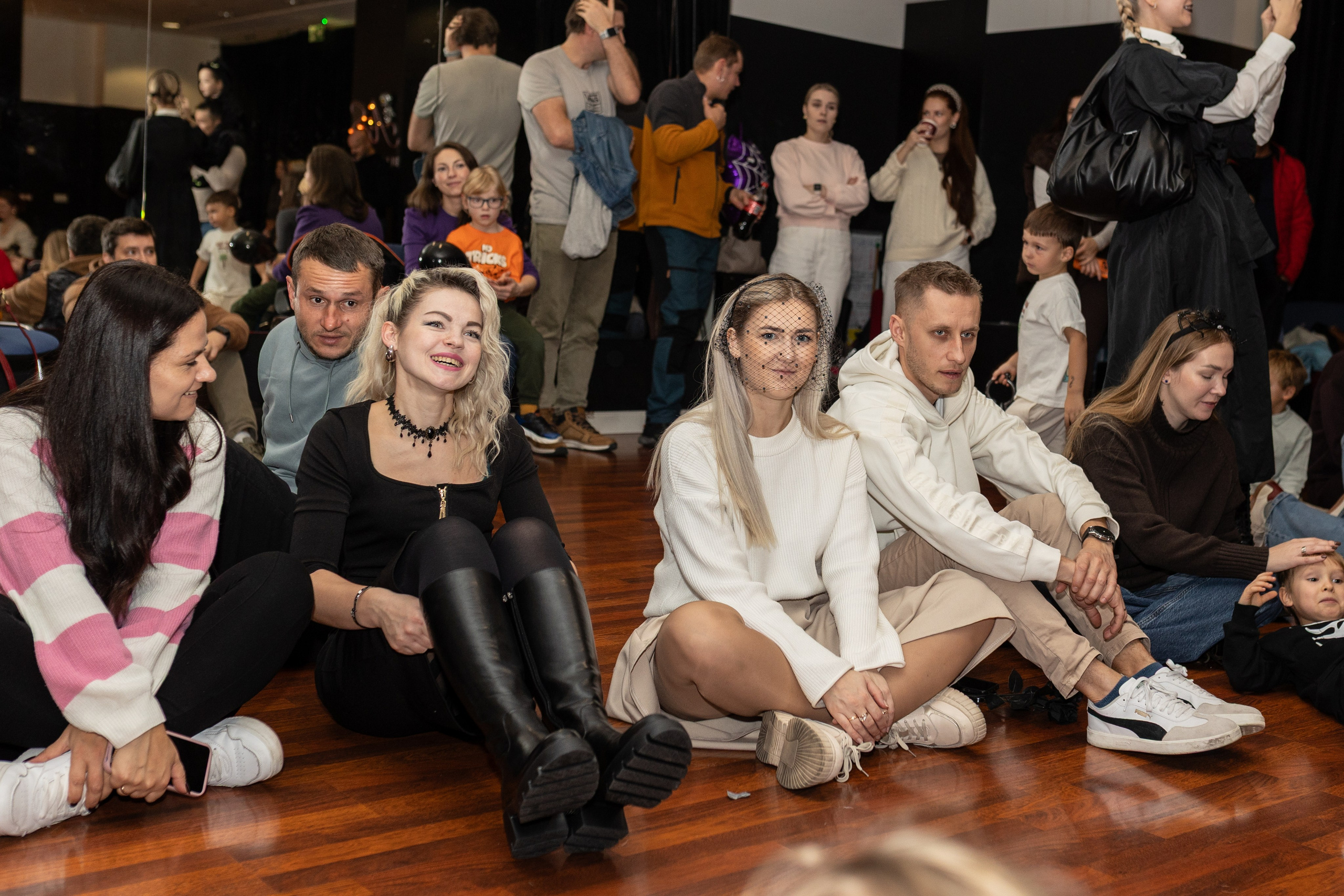 Leo dance studio Helloween 2025. Семейный и детский фотограф в Варшаве Мила Бобровская