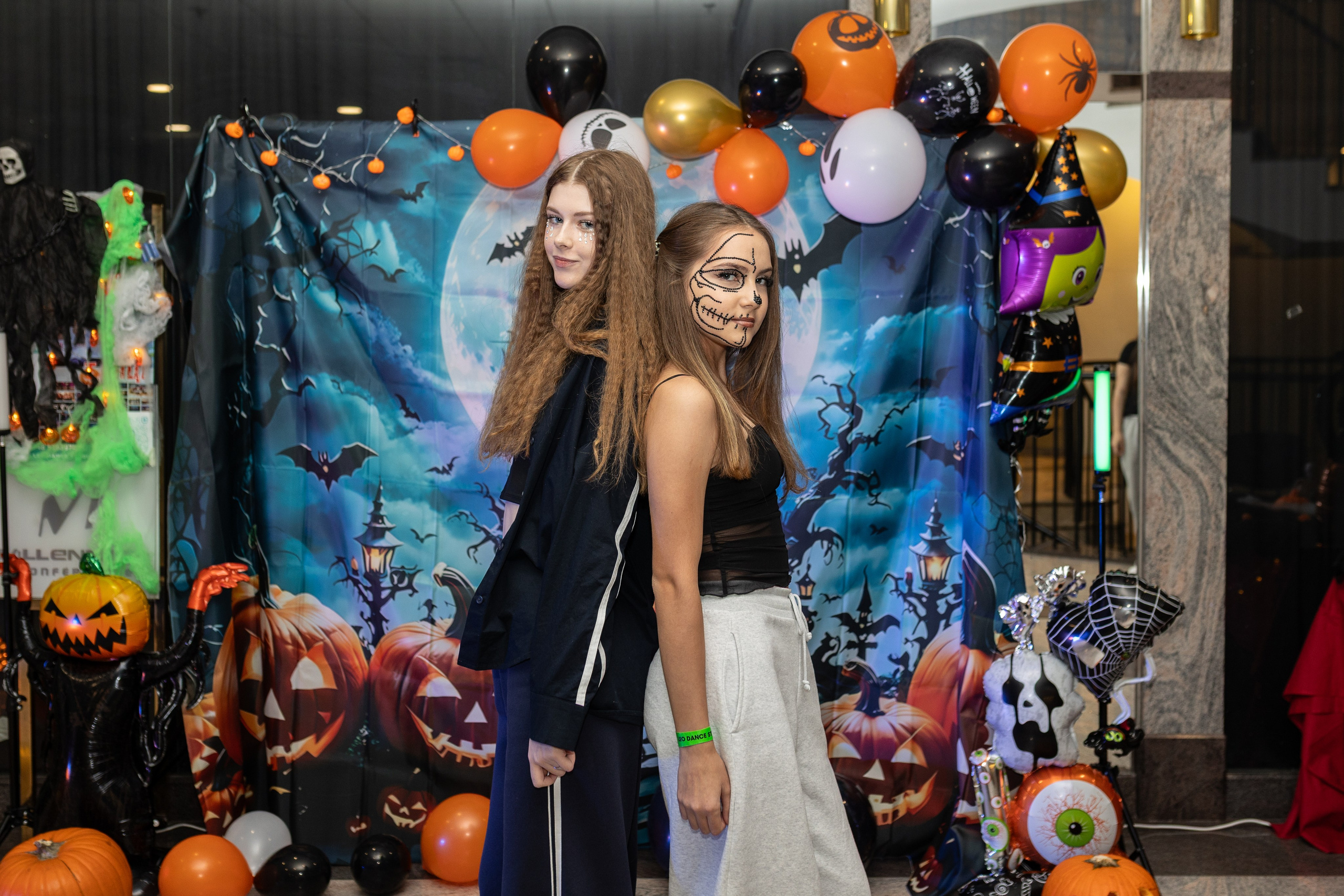 Leo dance studio Helloween 2025. Семейный и детский фотограф в Варшаве Мила Бобровская