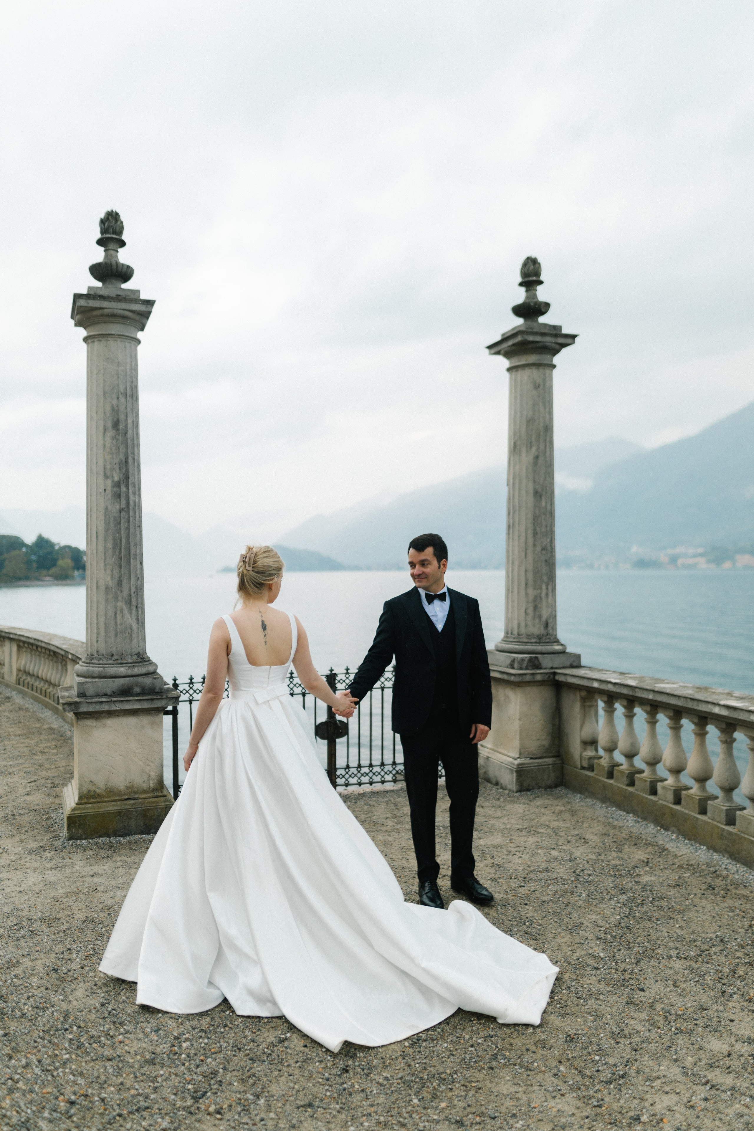 Rainy Day Wedding on Lake Como | Villa Serbelloni & Boat Photography. Photographer in Italy Anna Linnik