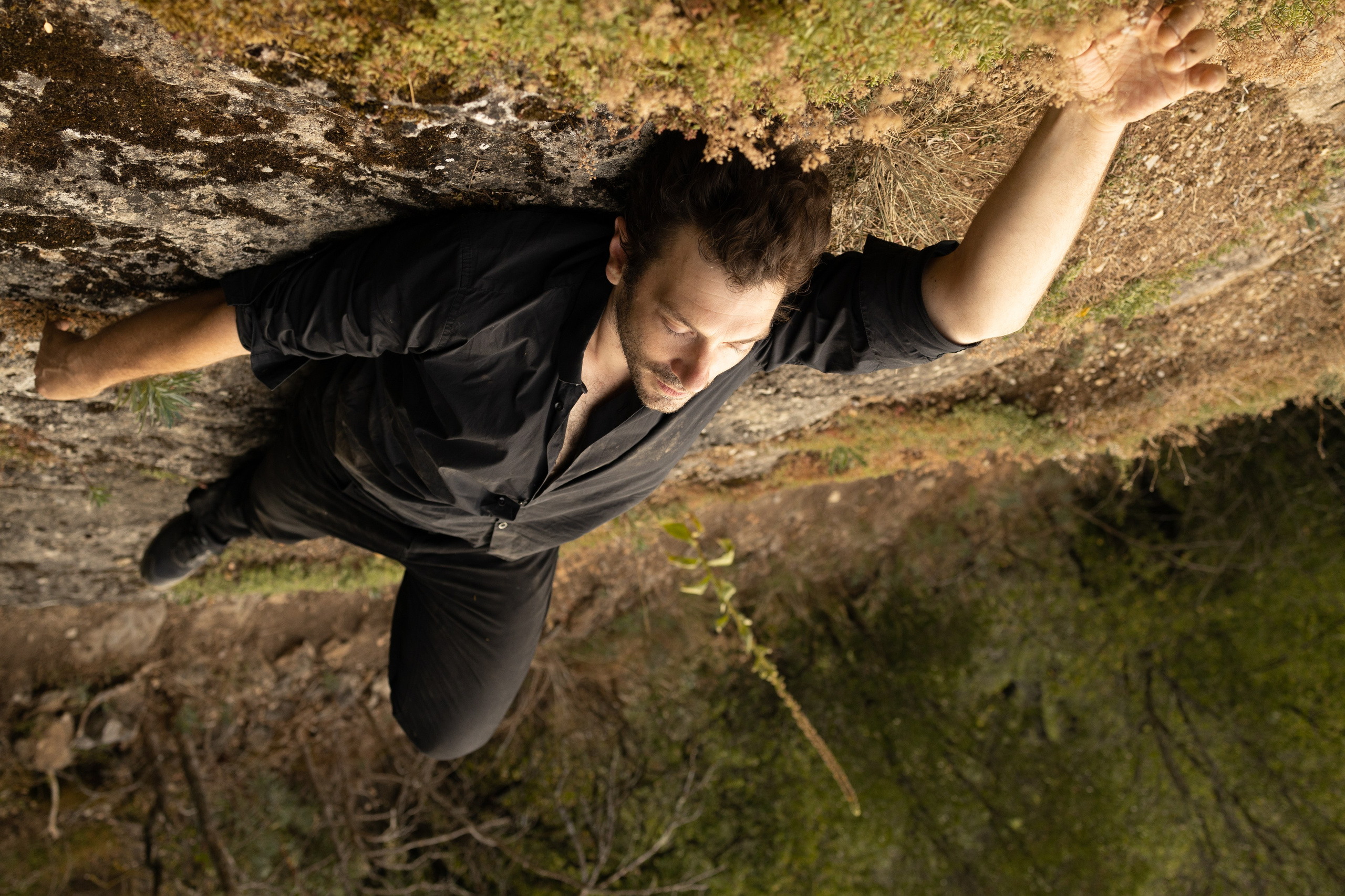Portrait du portfolio d’un acteur Avignon Provence France. Histoires d’amour, séances photos de famille et de mariage en France
