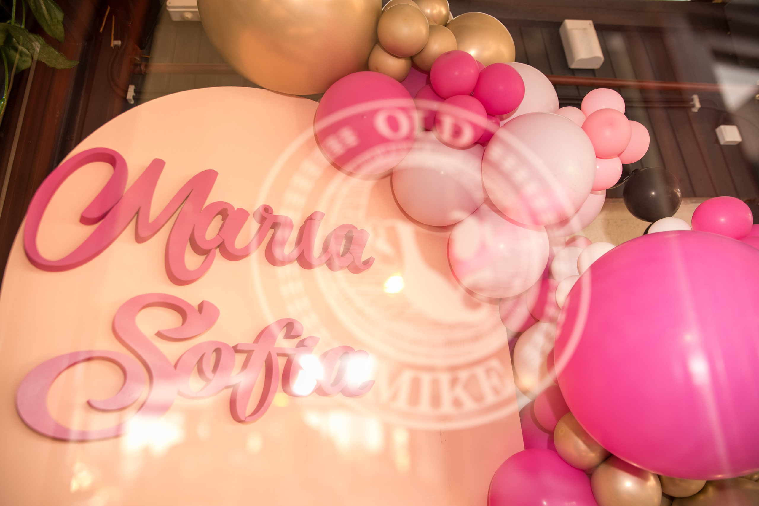 Fotograf botez, sedinta foto acasa, fotografii cu bebe, fotograf profesionist botez Bucuresti, sedinta foto de familie, sedinta foto cu bebe, fotografii la botez acasa, fotografii pregatiri bebe, botezul bebelusului, obiceiuri la botez, fotograf pentru botez, oferta foto botez, fotograf profesionist Bucuresti, botezul.