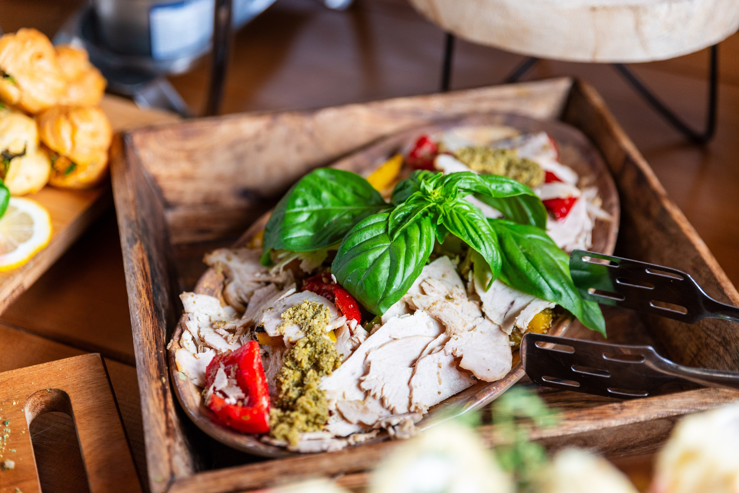 Cât ne costă nunta? Ghid complet pentru viitori miri, cost nunta, ce cheltuieli avem la nunta, cat costa dj, cat costa buchetul de mireasa, cost buchet nasa, cost formatie, cost band, cost saxofon, cost fotograf nunta, cost videograf nunta, cost salon de nunta