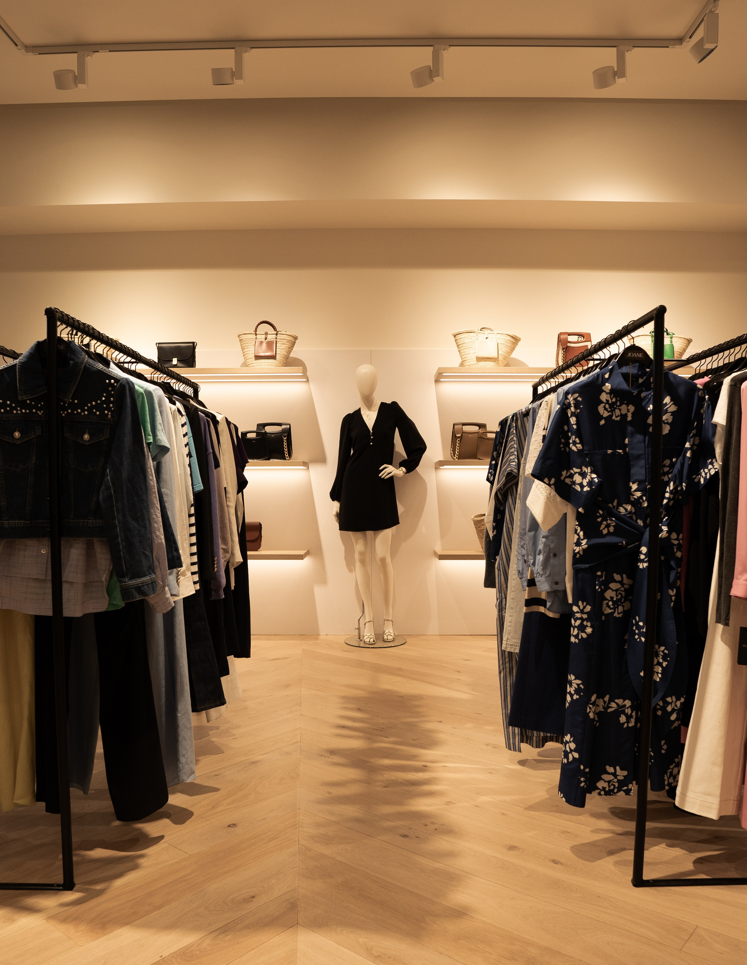 Magasin de vêtements JOANE. Petit trésor photos de famille, grossesse et nouveau-né à Roanne