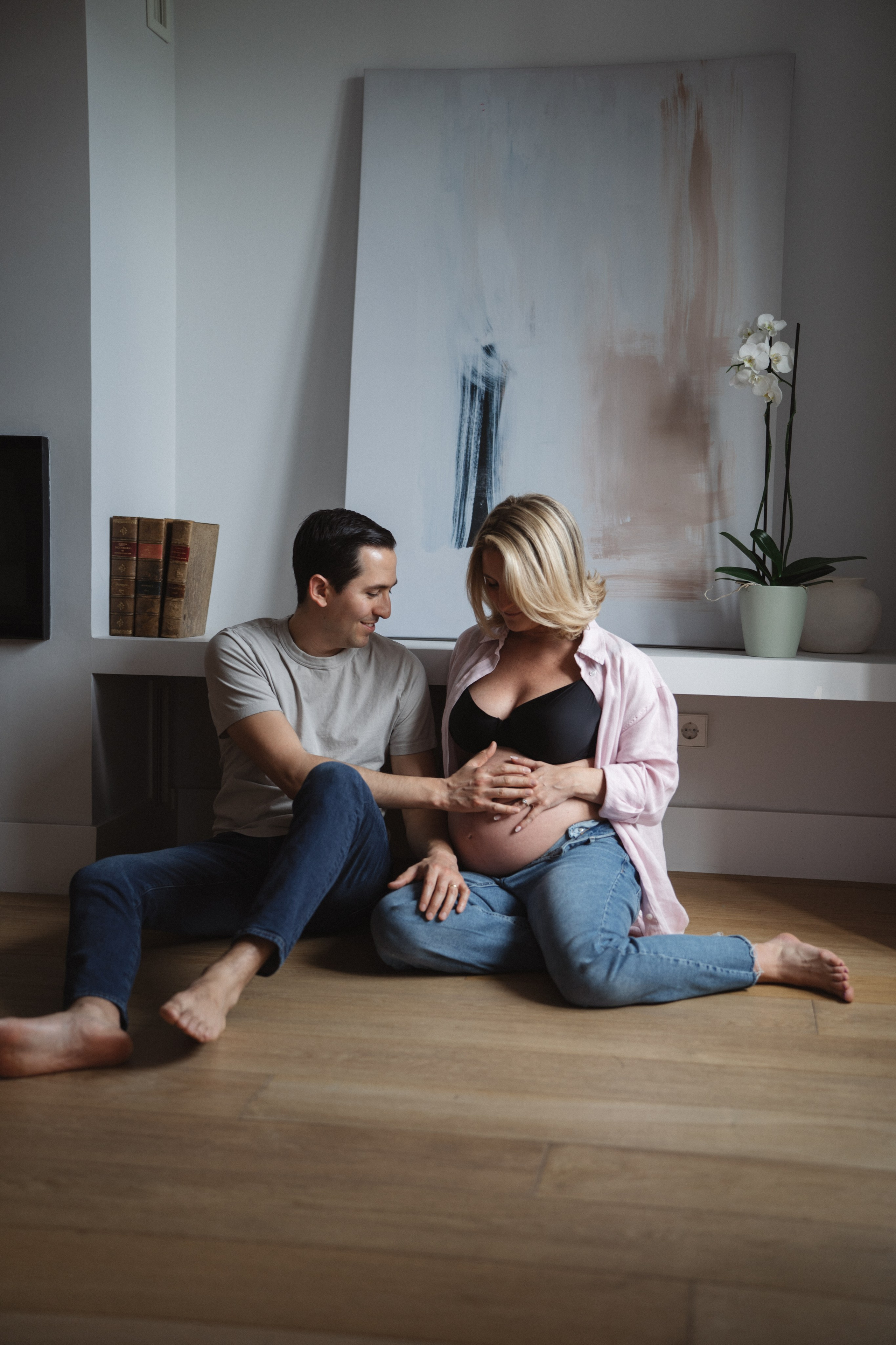 Pregnancy and family portrait photographer. maternity photoshoot. Photographer in Madrid, Spain. Alyona Belyaninova