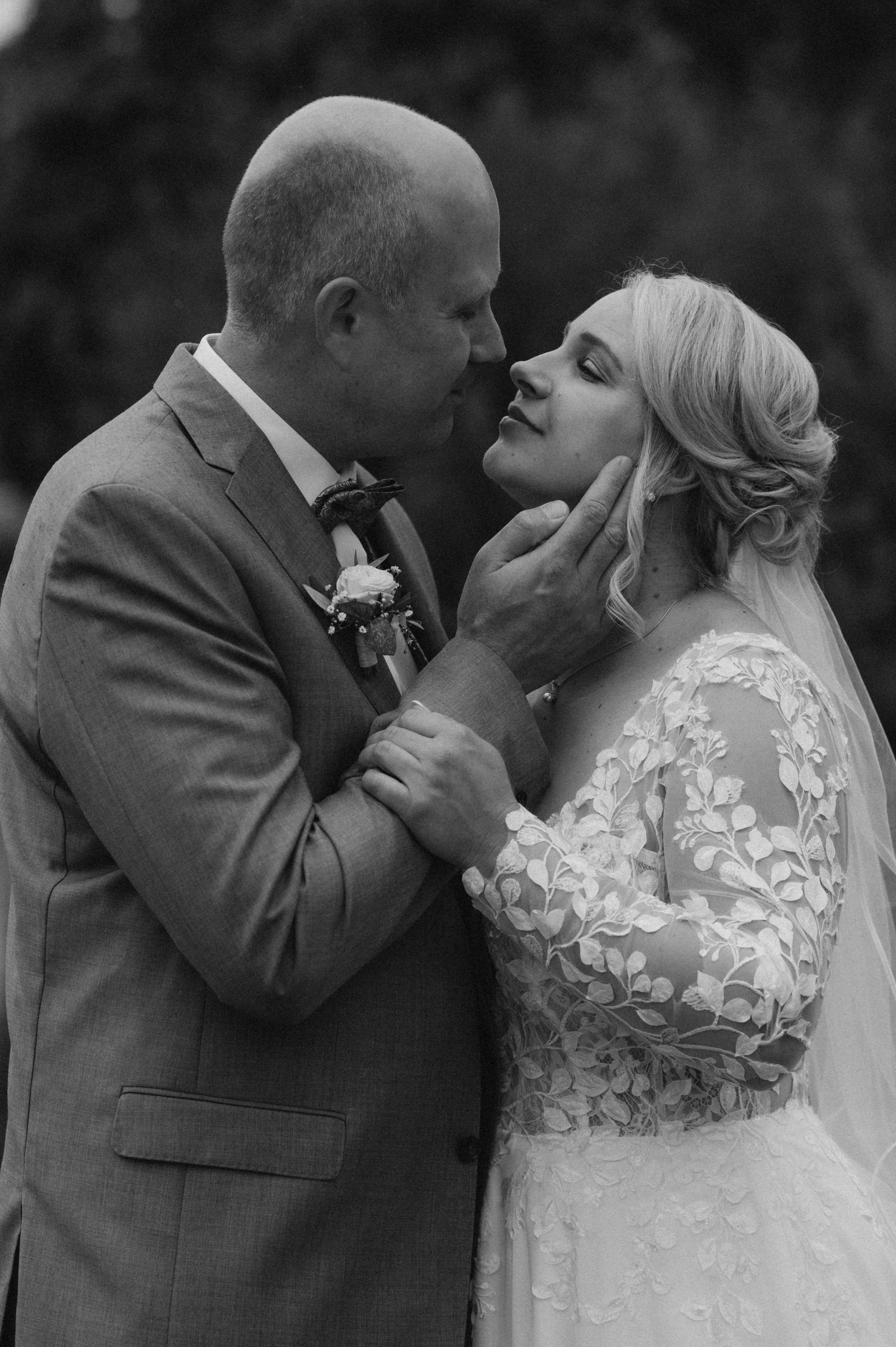 PRE-WEDDING IN WOLFRAMS-ESCHENBACH. Photographer in Nuremberg Irina Mehnert from Ansbach