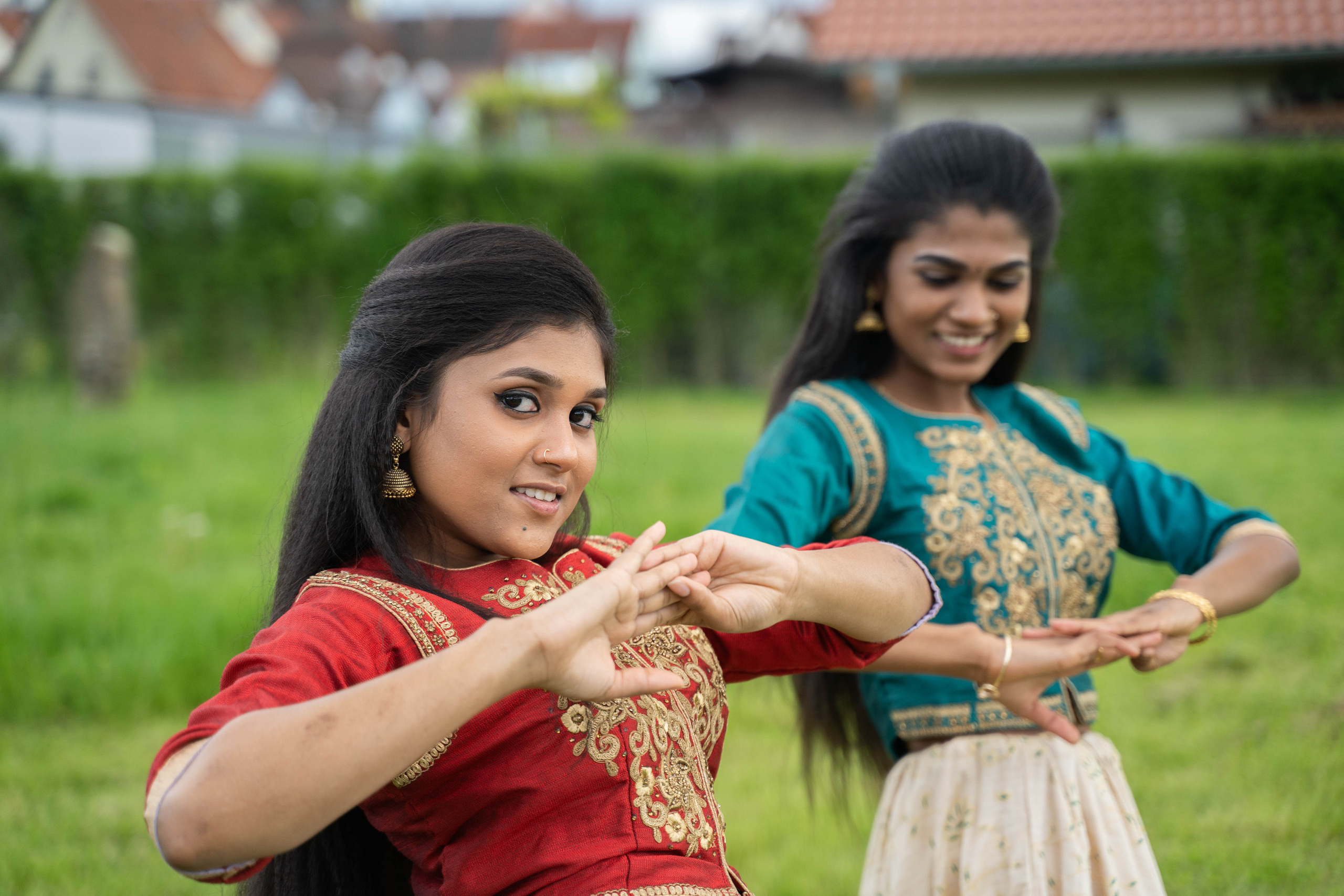 Shaliny and Maristela, Sri Lanka Dance. Nina Janeckova Photographer and Videographer in Bodensee Ravensburg