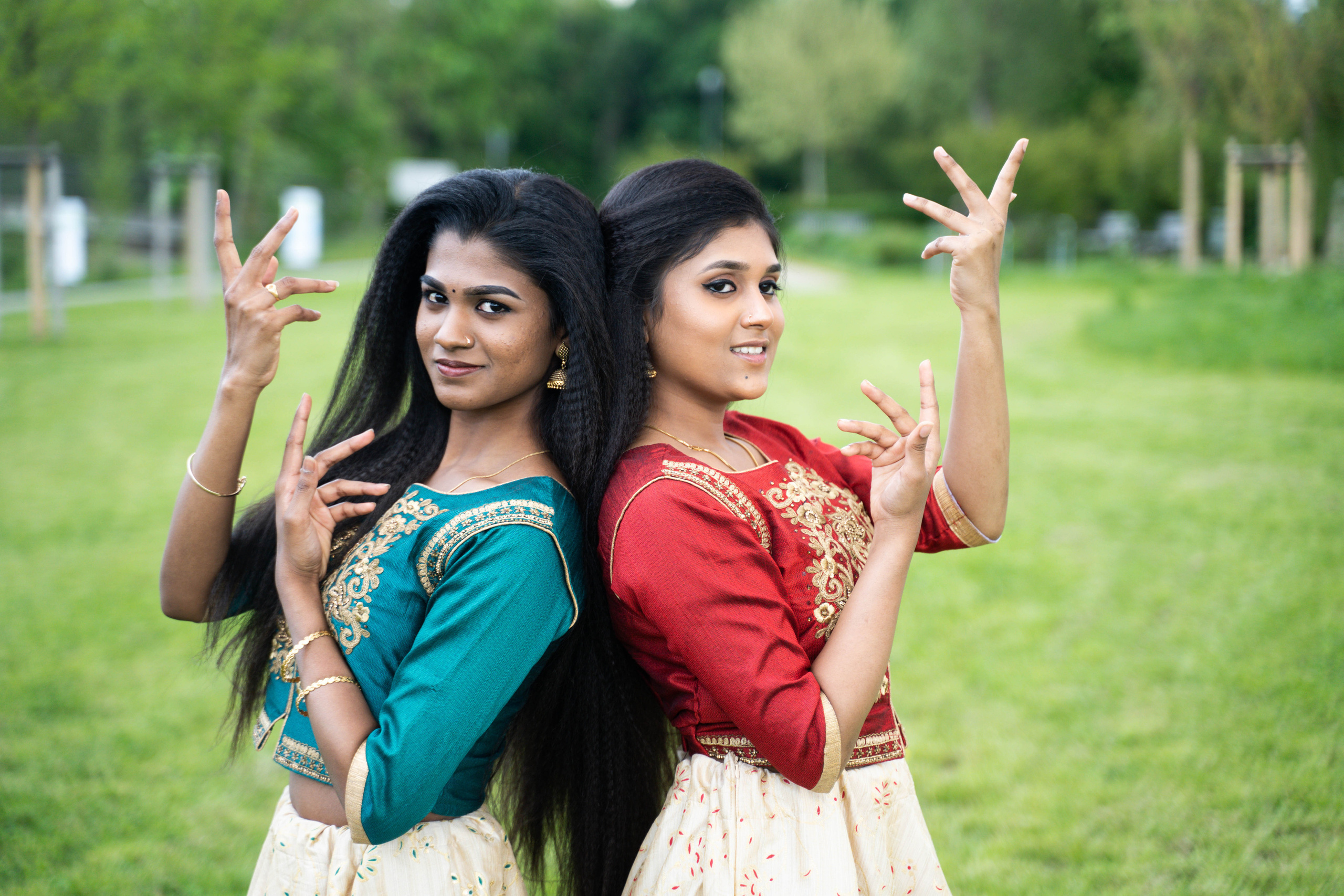 Shaliny and Maristela, Sri Lanka Dance. Nina Janeckova Photographer and Videographer in Bodensee Ravensburg