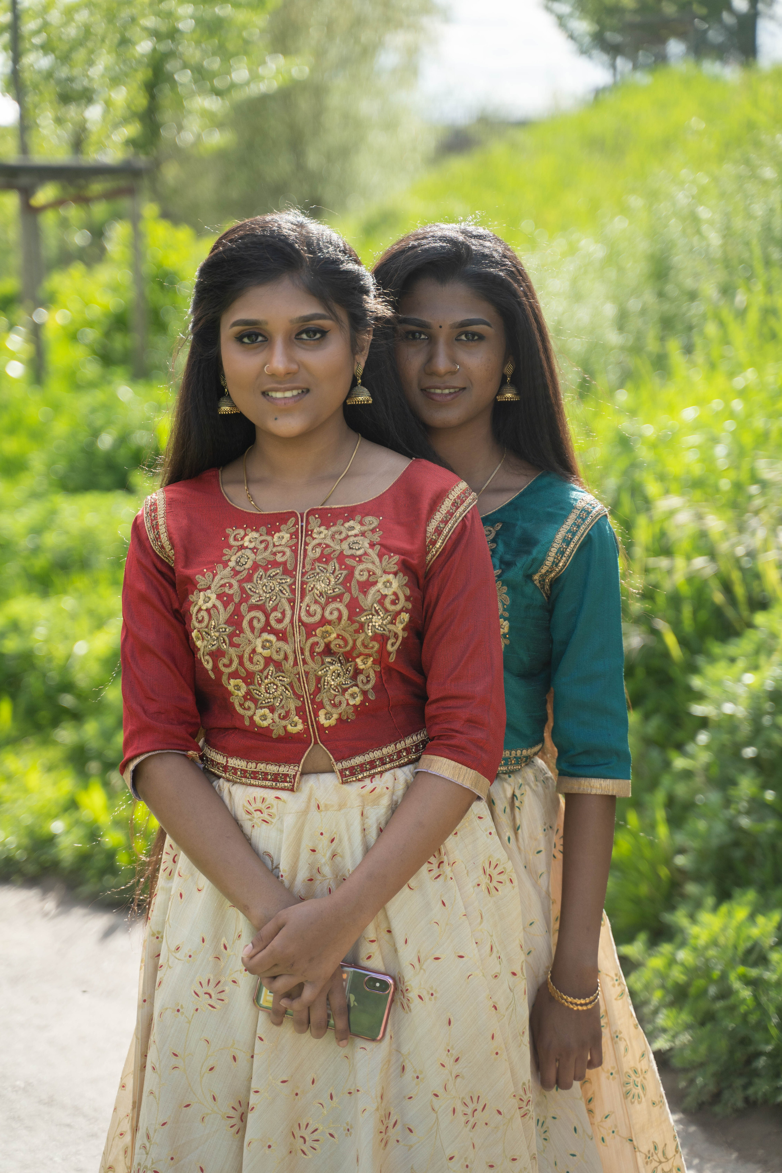 Shaliny and Maristela, Sri Lanka Dance. Nina Janeckova Photographer and Videographer in Bodensee Ravensburg