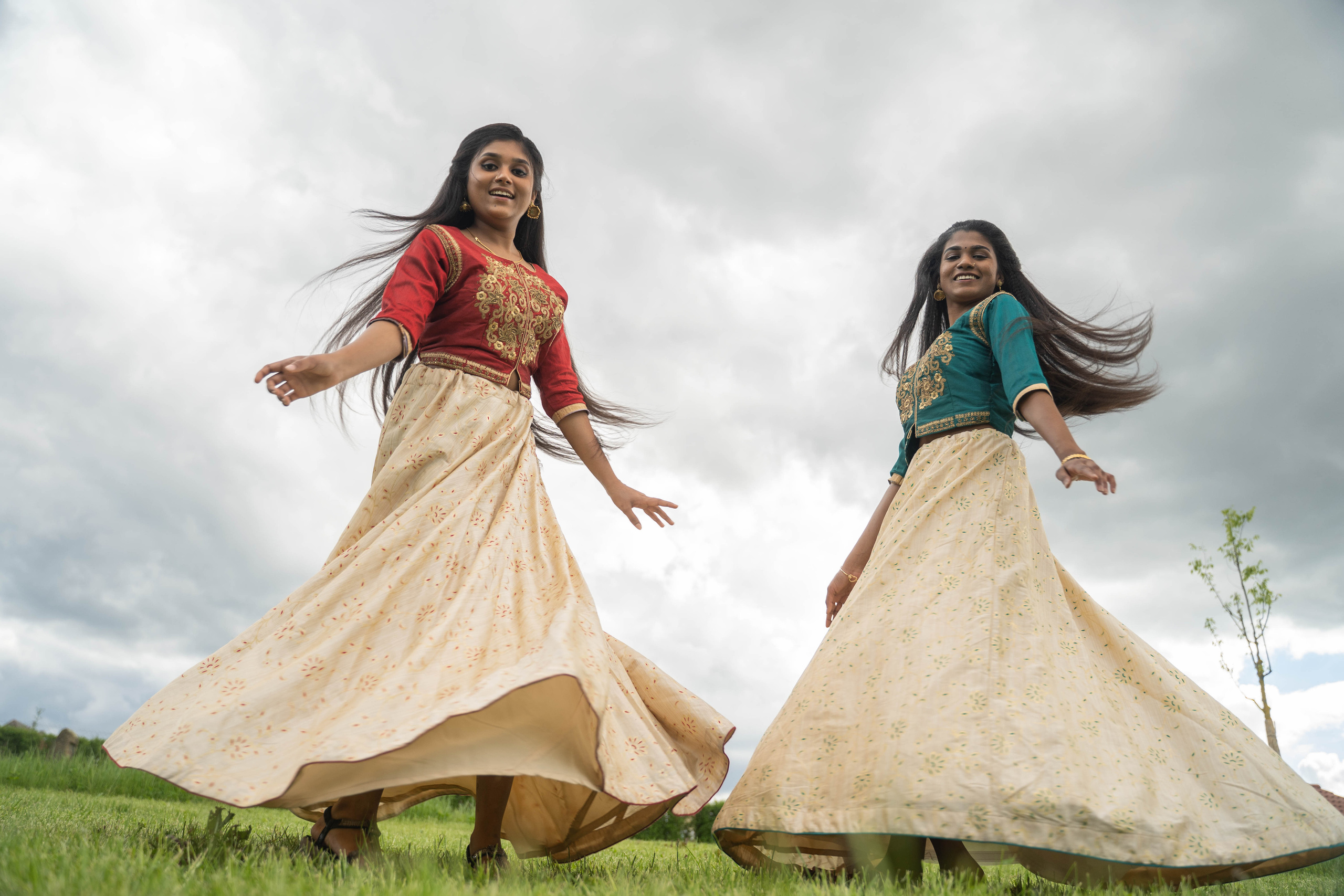 Shaliny and Maristela, Sri Lanka Dance. Nina Janeckova Photographer and Videographer in Bodensee Ravensburg