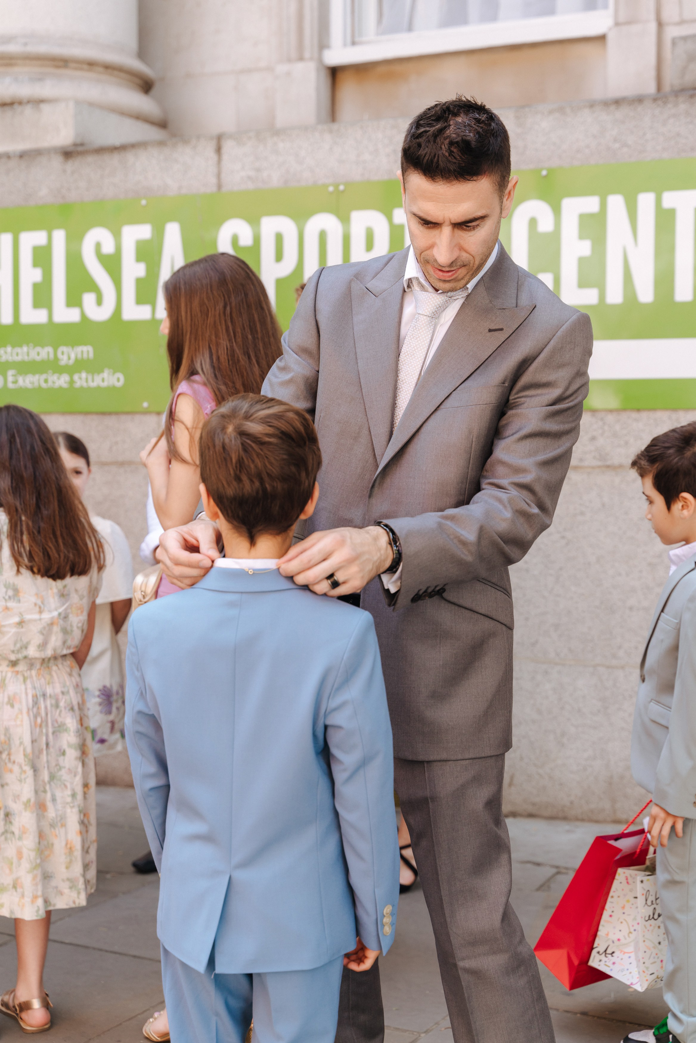 Civil ceremony at Chelsea Old Town Hall,  Wedding in Chelsea, Wedding in London,  wedding photographer in Chelsea, wedding photographer in London, wedding photographer London, documentary wedding photography, stylish wedding photos, creative wedding photographer UK, wedding photographer for international couples, natural wedding photography, London wedding photos, Ekaterina Romanova, Russian speaking wedding photographer, быстрый фотограф на свадьбу Лондон, креативный свадебный фотограф, свадебный фотограф Великобритания