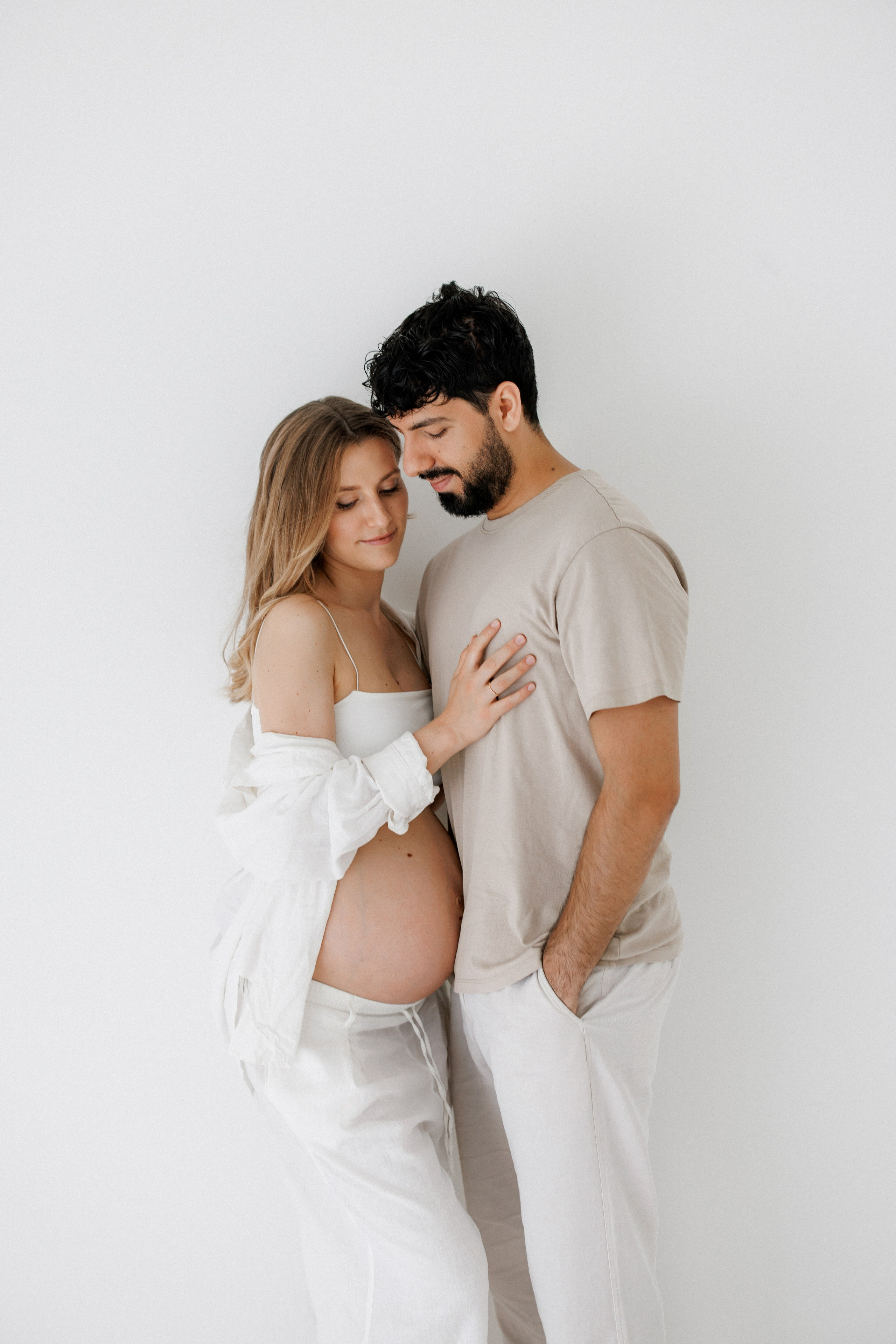 Schwangerschaftsfotografie in der Schweiz — Natürliche & lebendige Babybauchfotos in Zürich & Uster. Wedding and Family Photographer Switzerland and Italy. Valeria Diaz