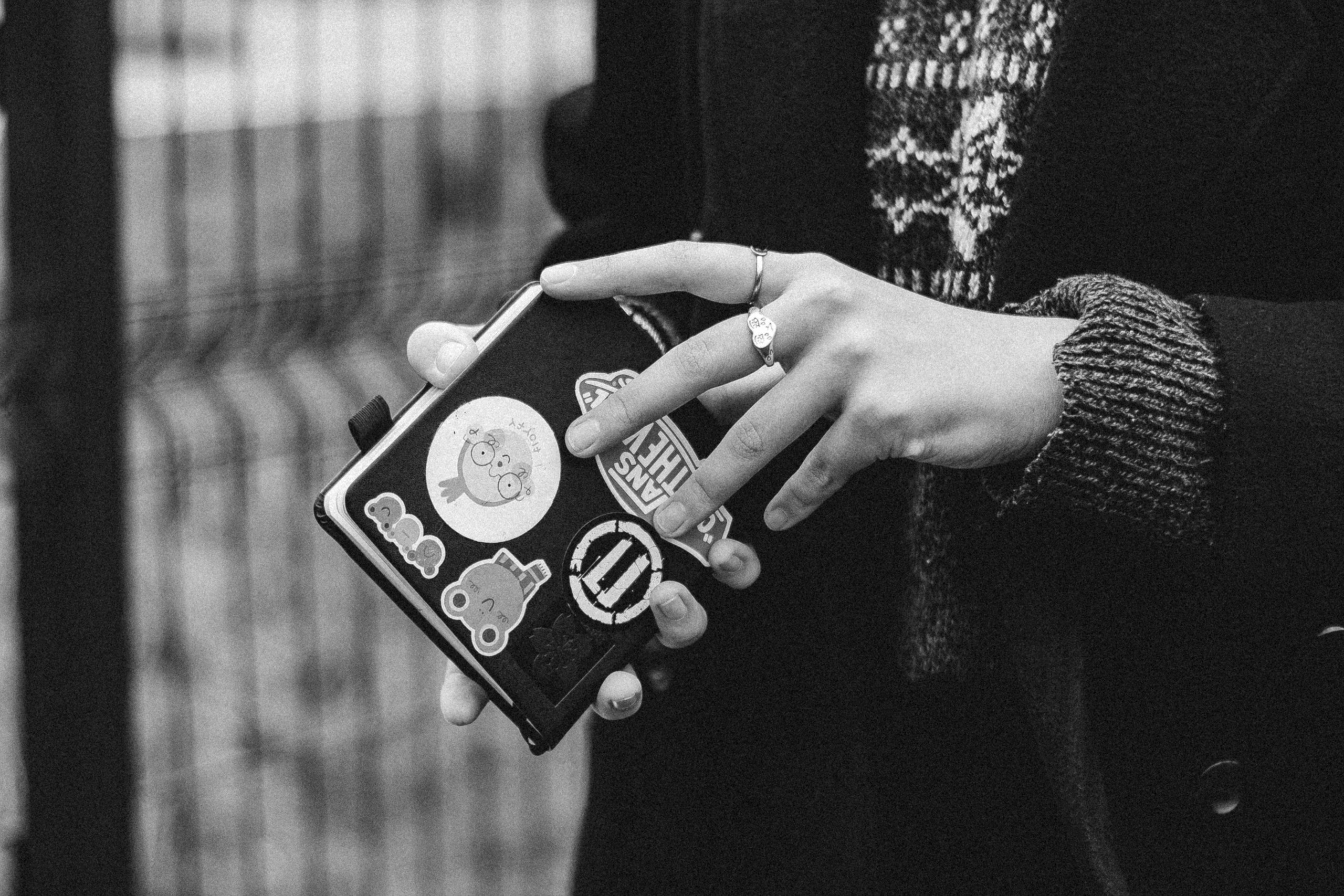 Katya and drawing. Wedding and portrait photographer in Beograd Ekaterina Makedonskaya