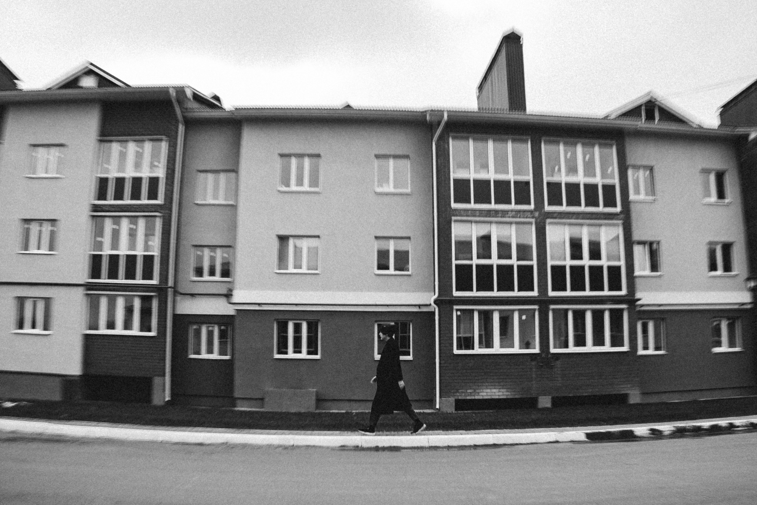 Katya and drawing. Wedding and portrait photographer in Beograd Ekaterina Makedonskaya