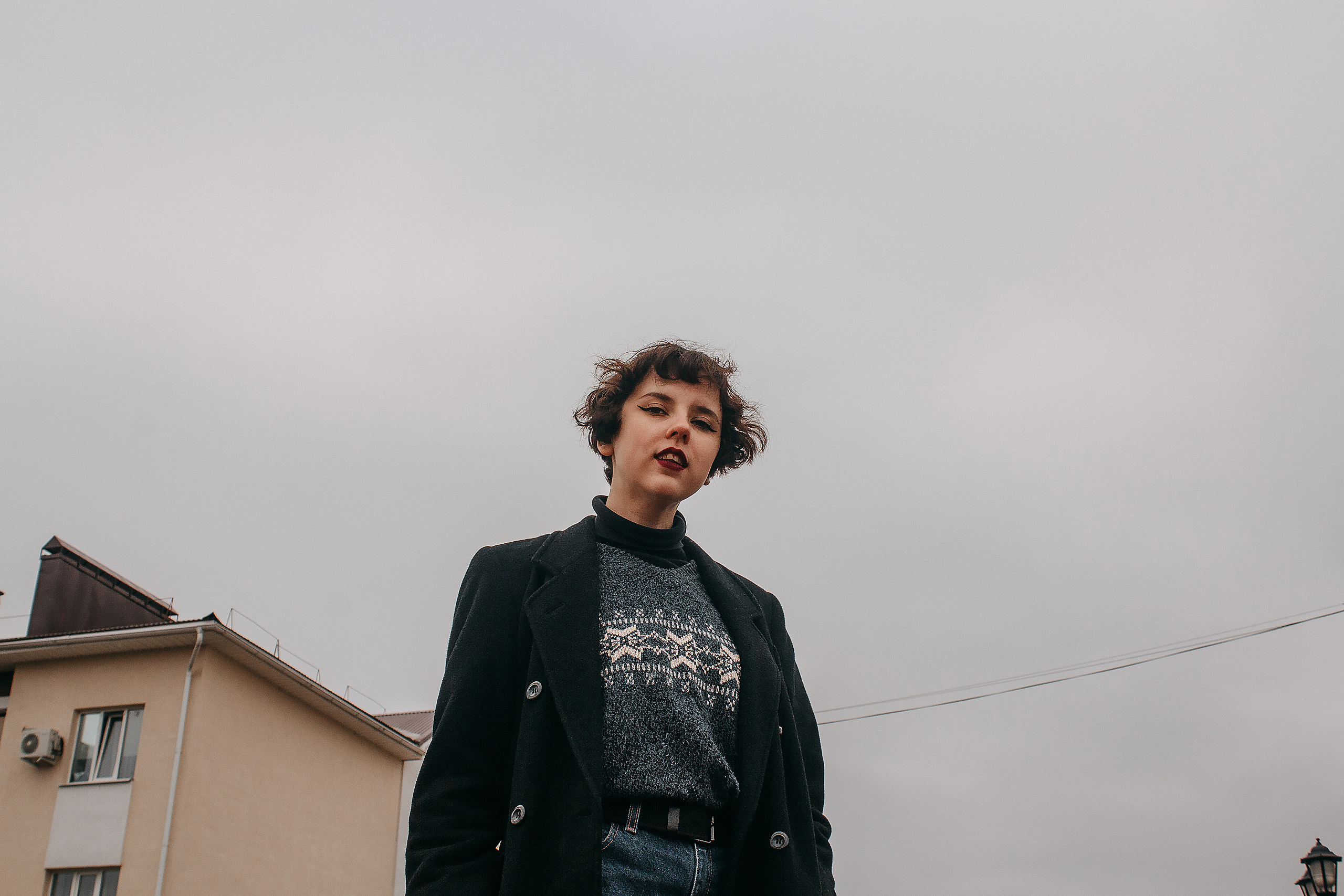 Katya and drawing. Wedding and portrait photographer in Beograd Ekaterina Makedonskaya