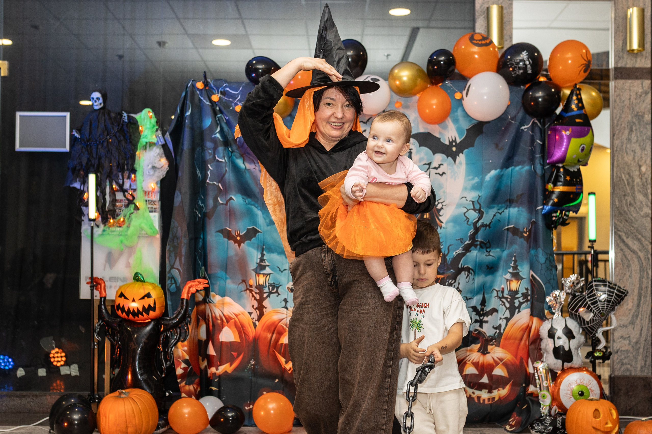 Leo dance studio Helloween 2025. Семейный и детский фотограф в Варшаве Мила Бобровская